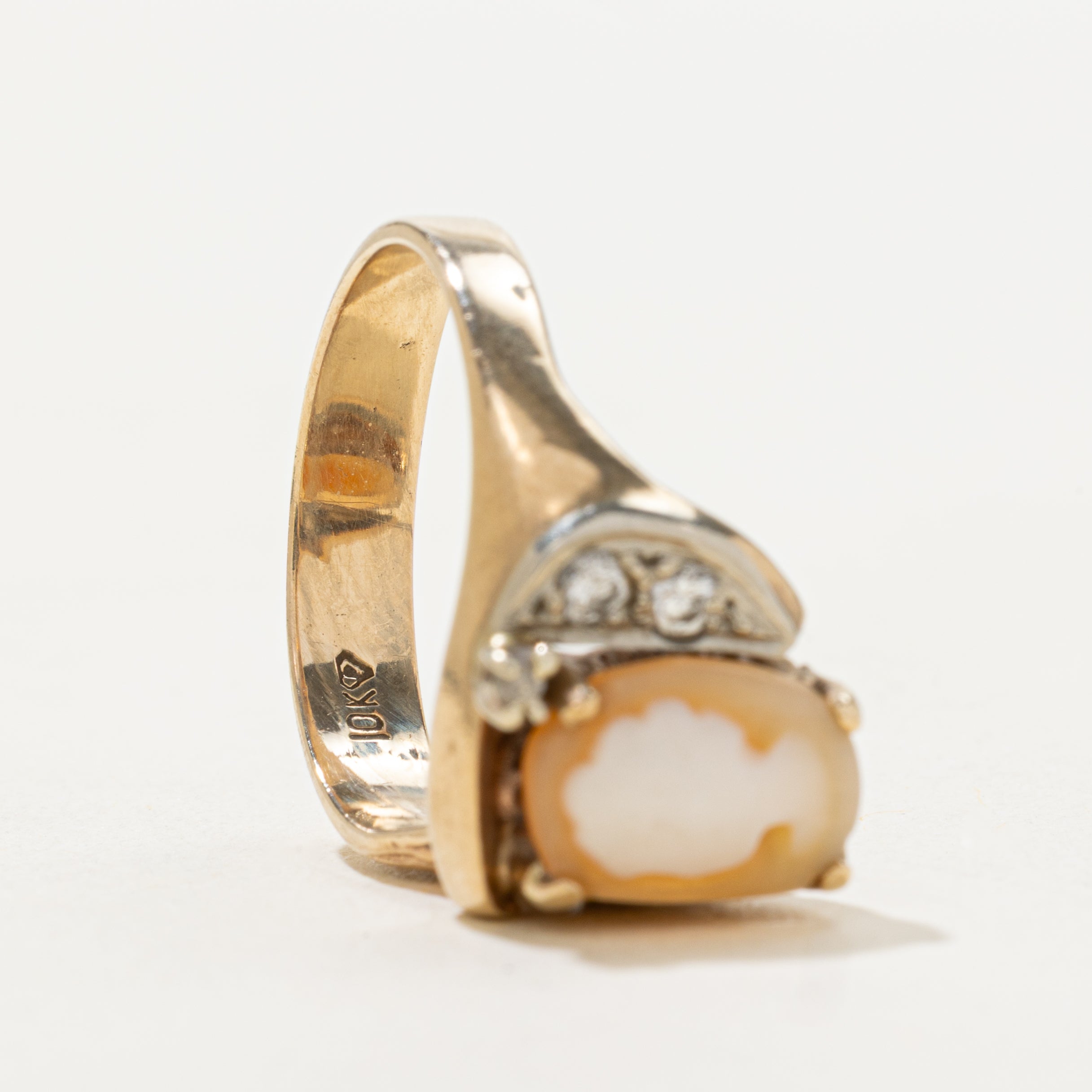 Shell Cameo & Diamond Textured Ring | SZ 5.75