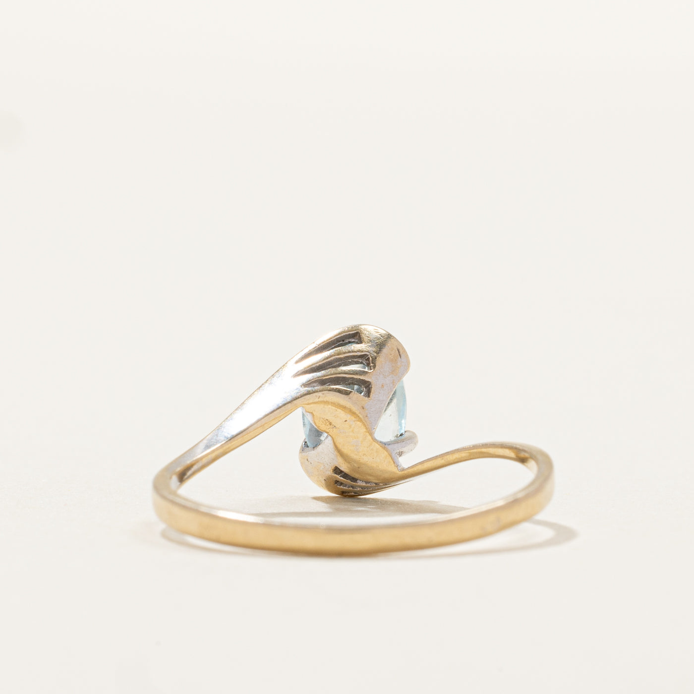 18k Oval Cut Topaz Bypass Ring | SZ 5.75