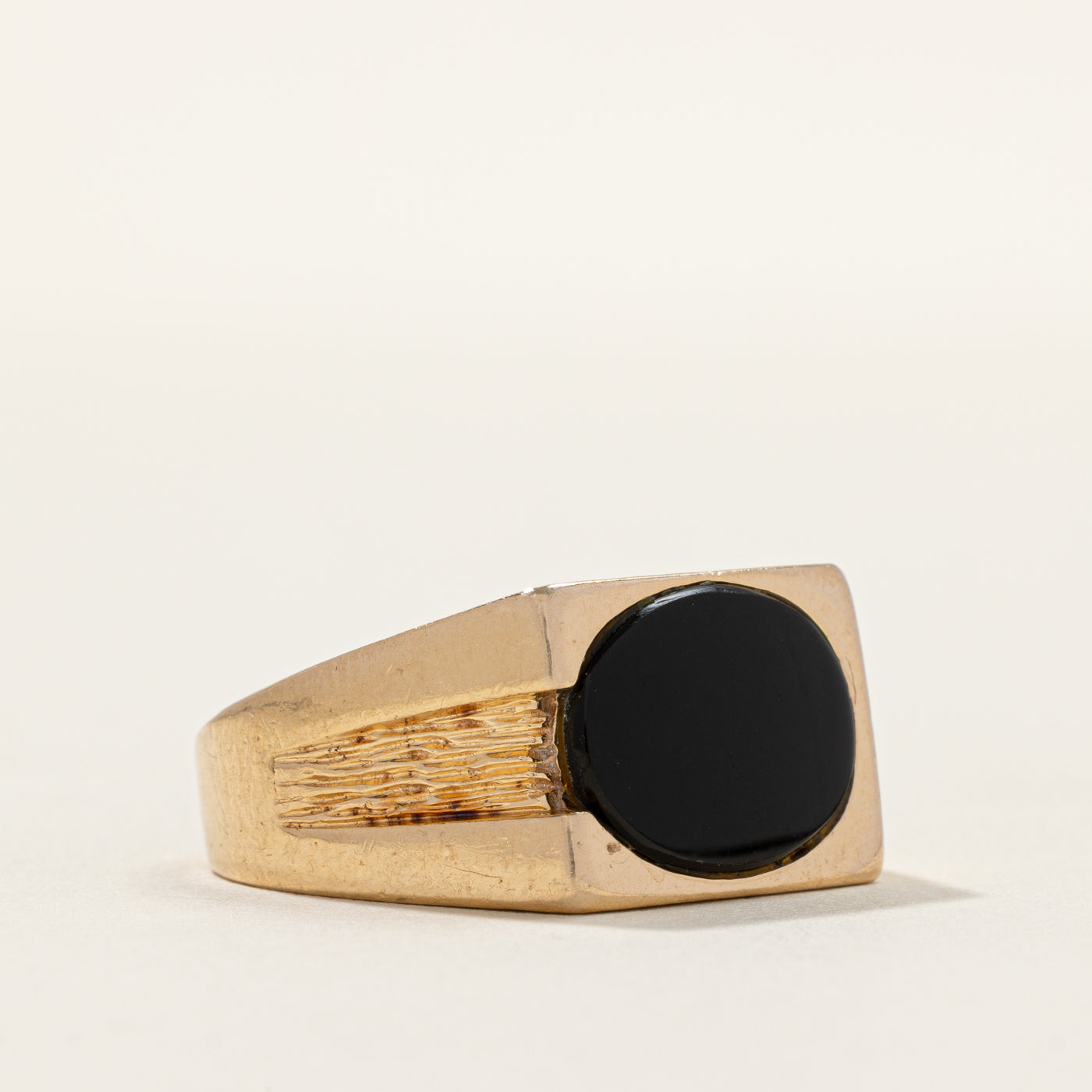 East West Oval Cut Onyx Signet Ring | SZ 9