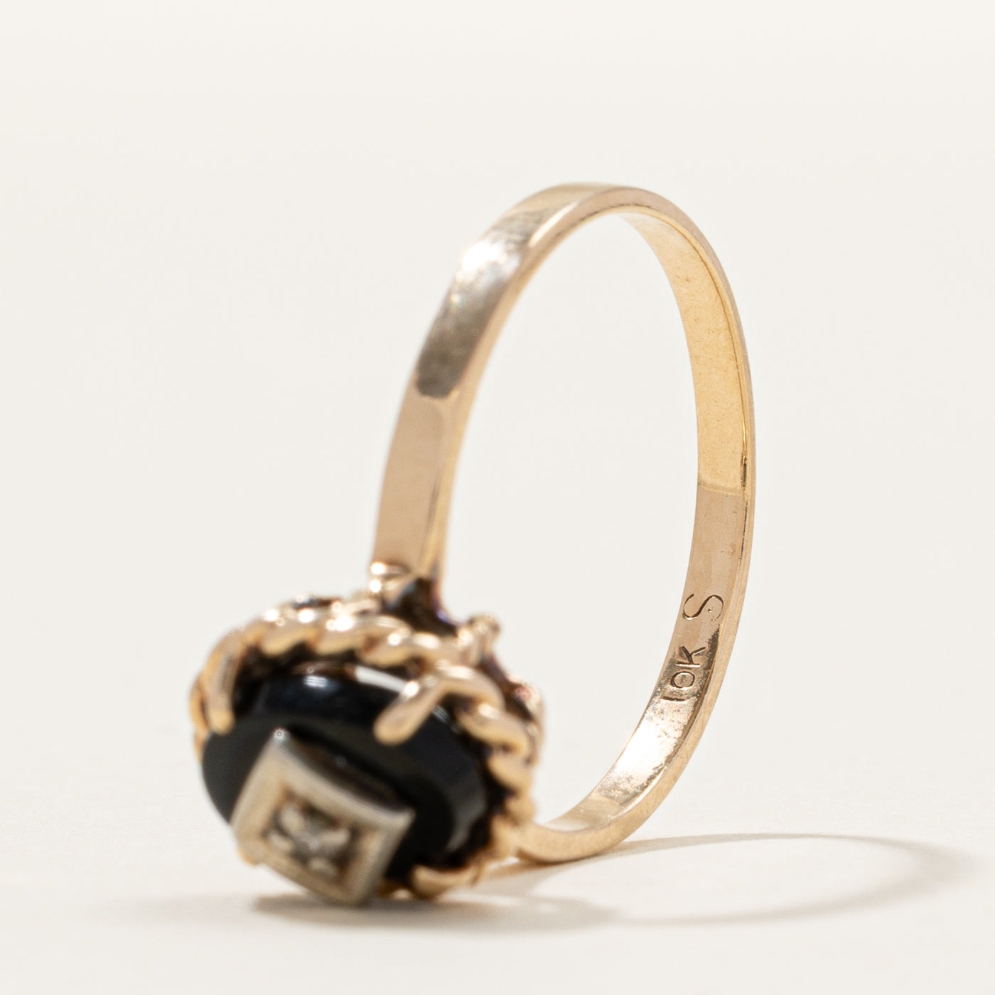 Oval Onyx & Diamond Ring | 0.005ct | SZ 5.75