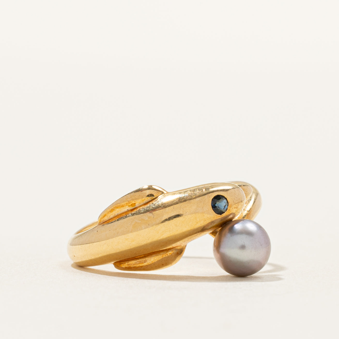 Bague dauphin contournée en perle et saphir | Taille 6,5