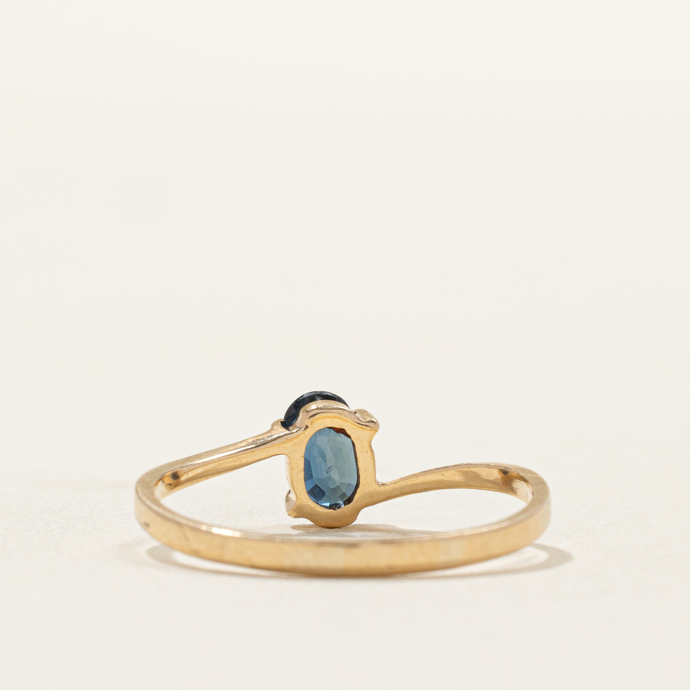 Oval Cut Sapphire Bypass Ring | SZ 6.5