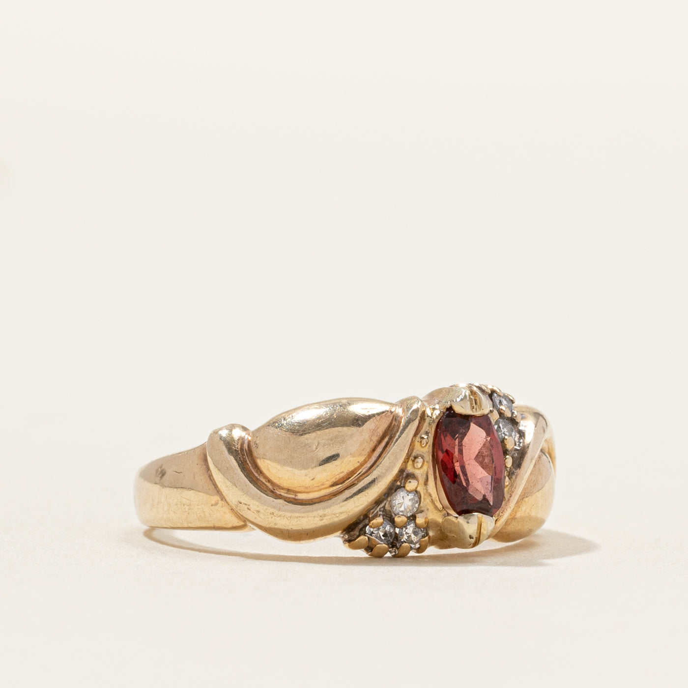 Oval Cut Garnet & Diamond Wave Design Ring | 0.06ctw | SZ 5.5