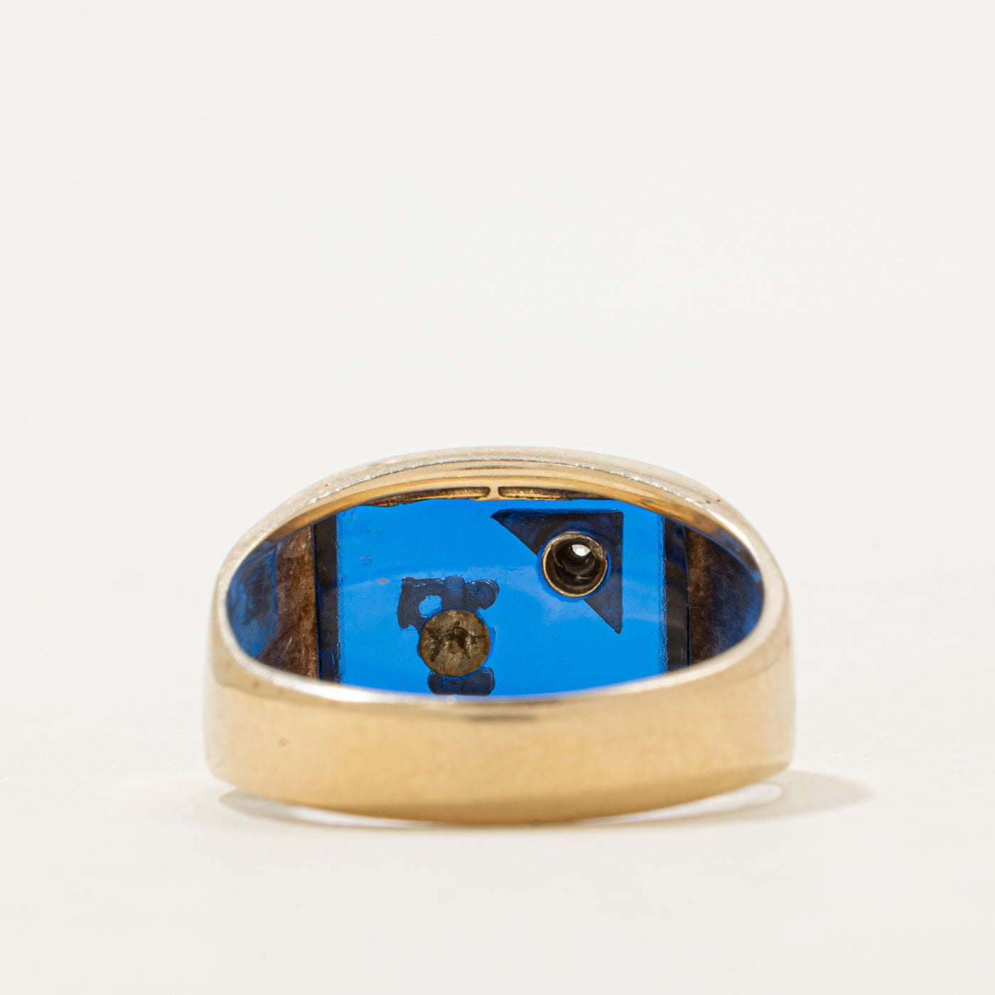 Bague chevalière « F » en saphir synthétique et diamant naturel | Taille 10,75