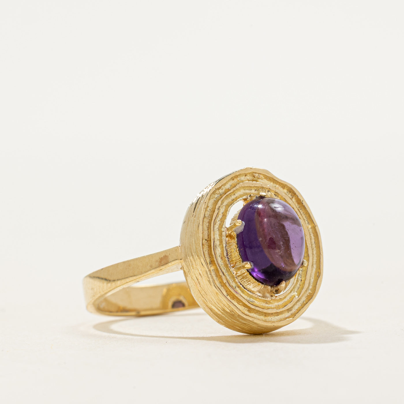 Cabochon Amethyst Grooved Cocktail Ring | SZ 8