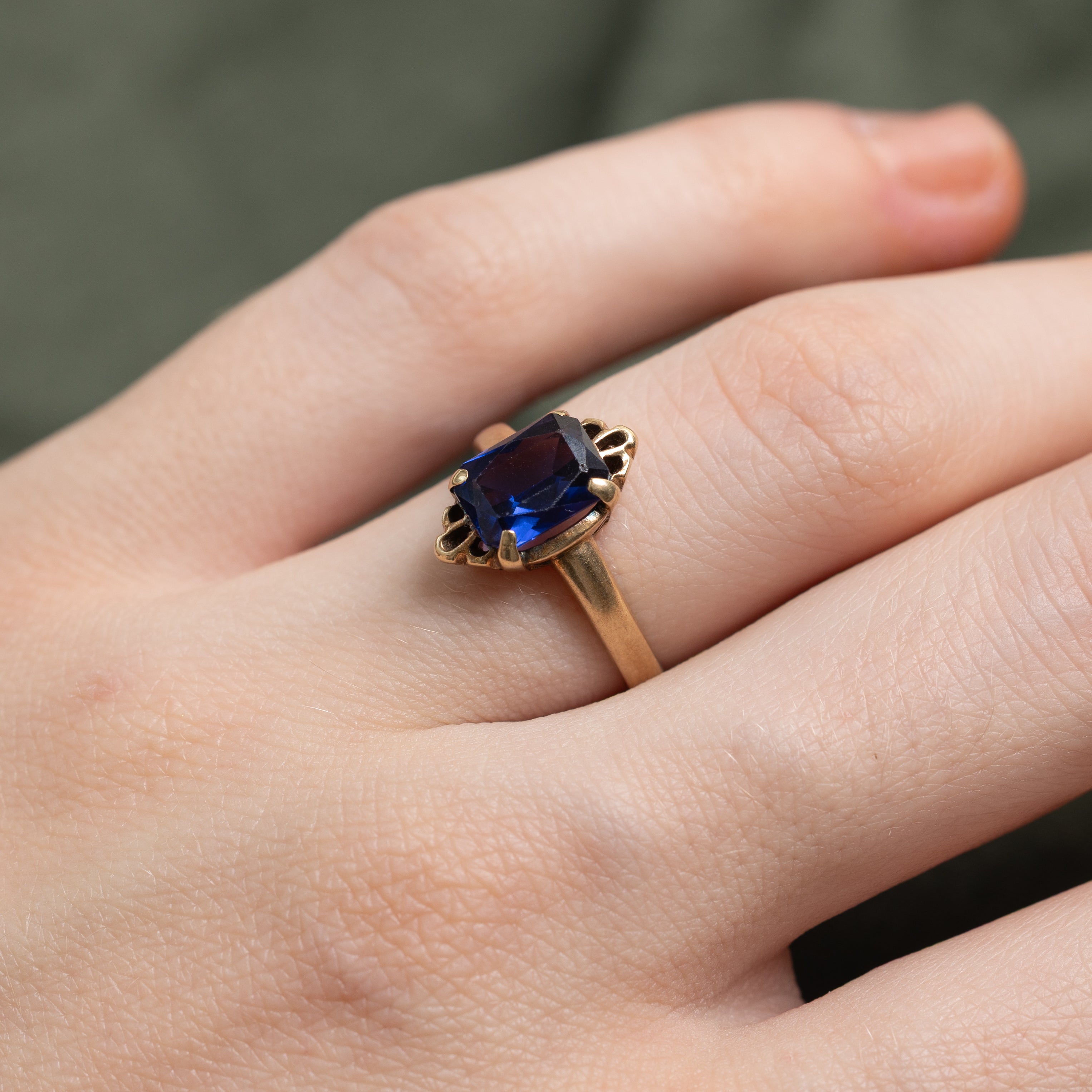 Solitaire Oval Cut Synthetic Sapphire Ring | SZ 5