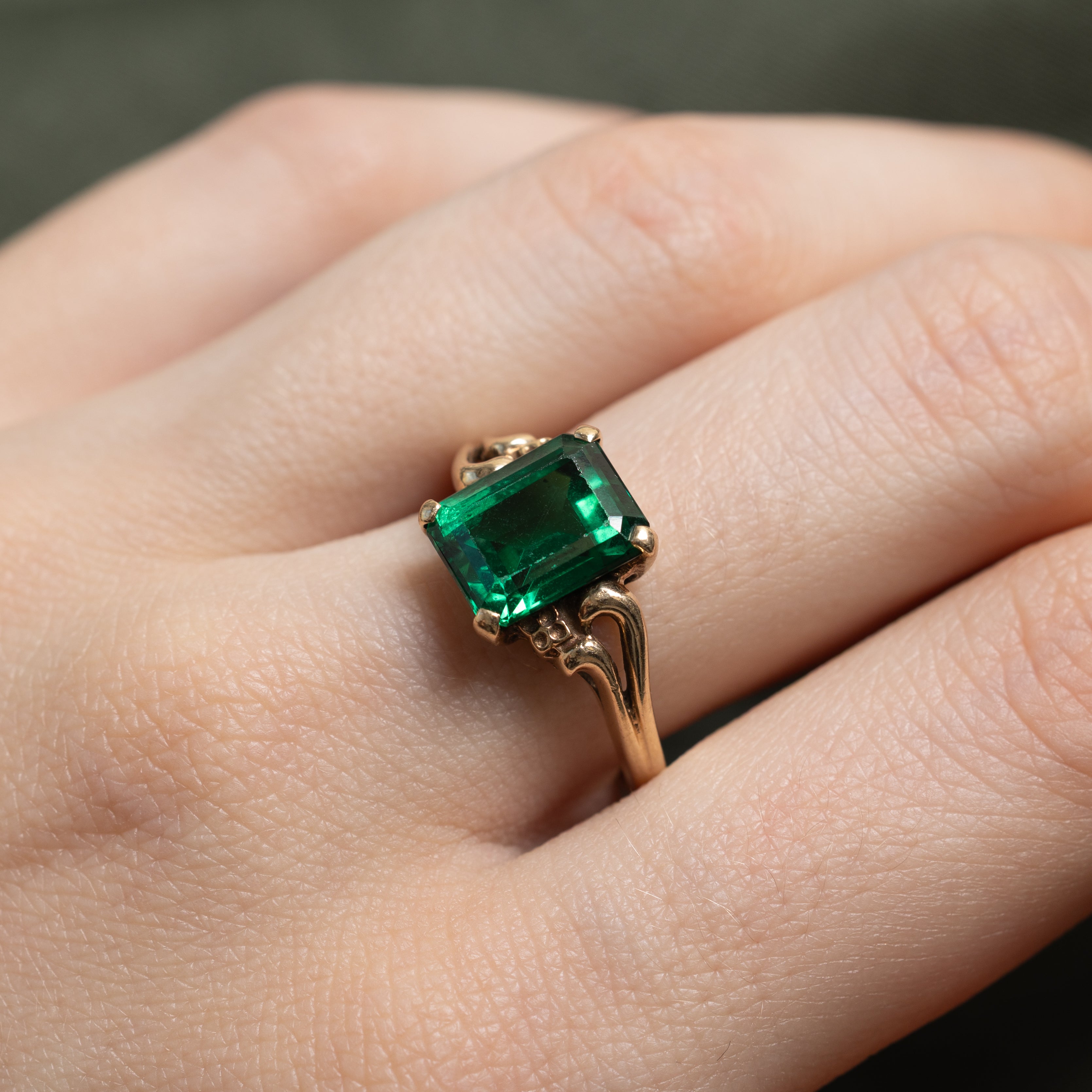 Basket Set Synthetic Spinel Cocktail Ring | SZ 7.5