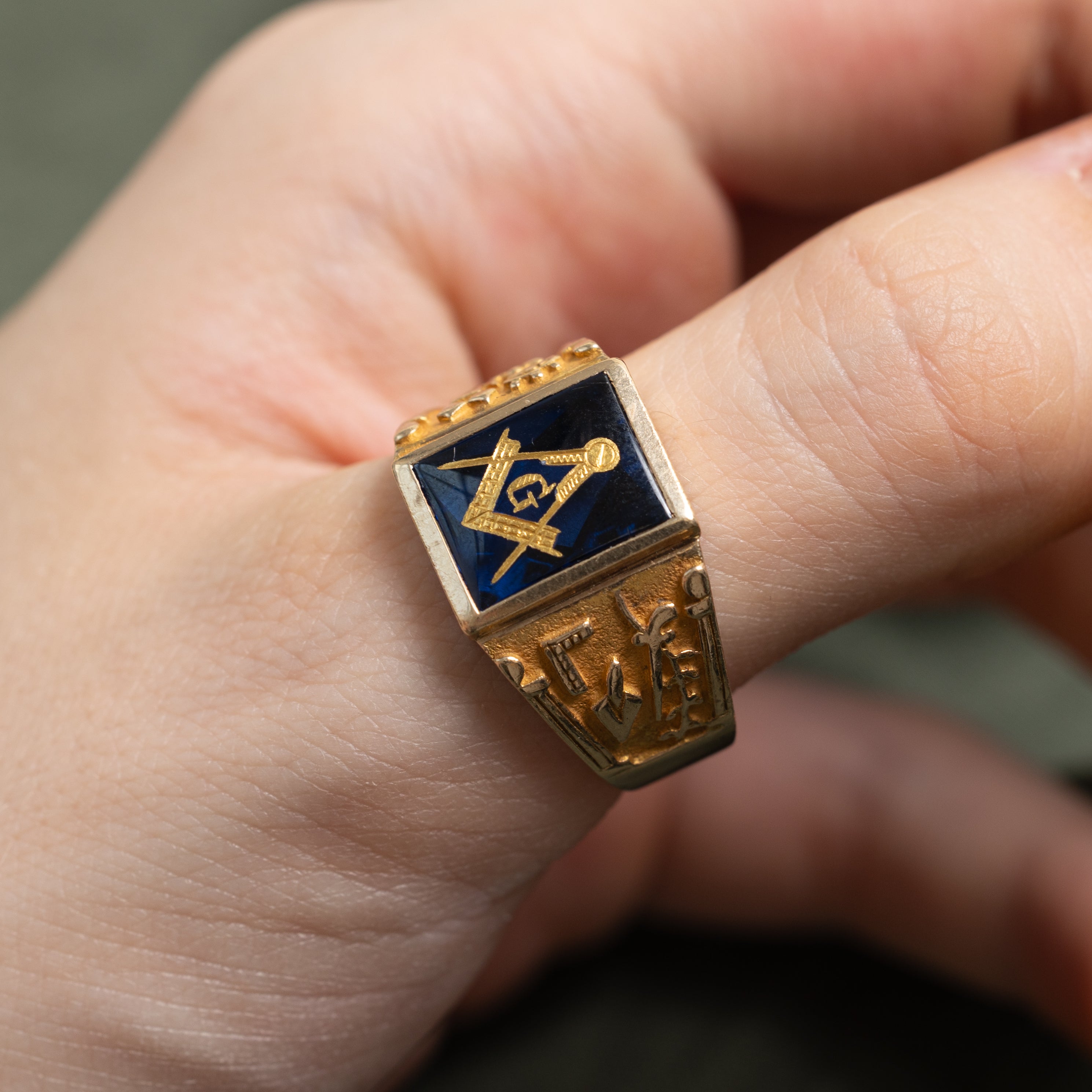 Synthetic Sapphire Free Masons Ring | SZ 10.5