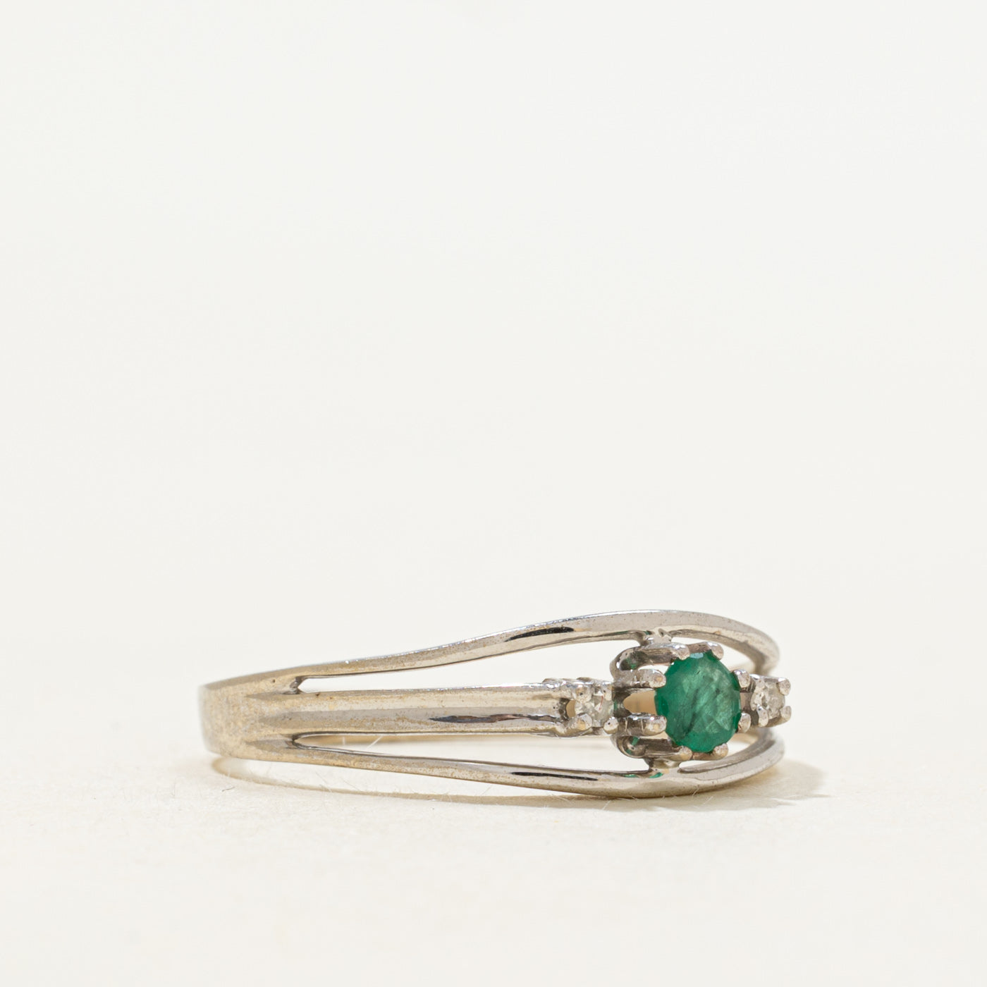 Solitaire Emerald Open Shank Ring | SZ 6.5