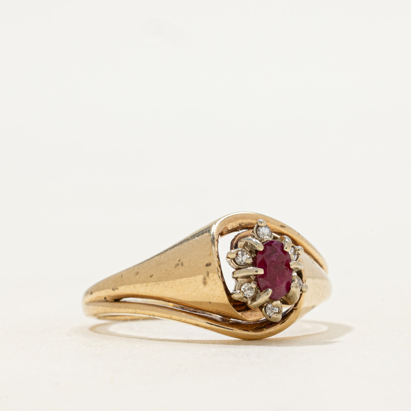 Oval Cut Ruby & Diamond Petal Ring | SZ 8.5