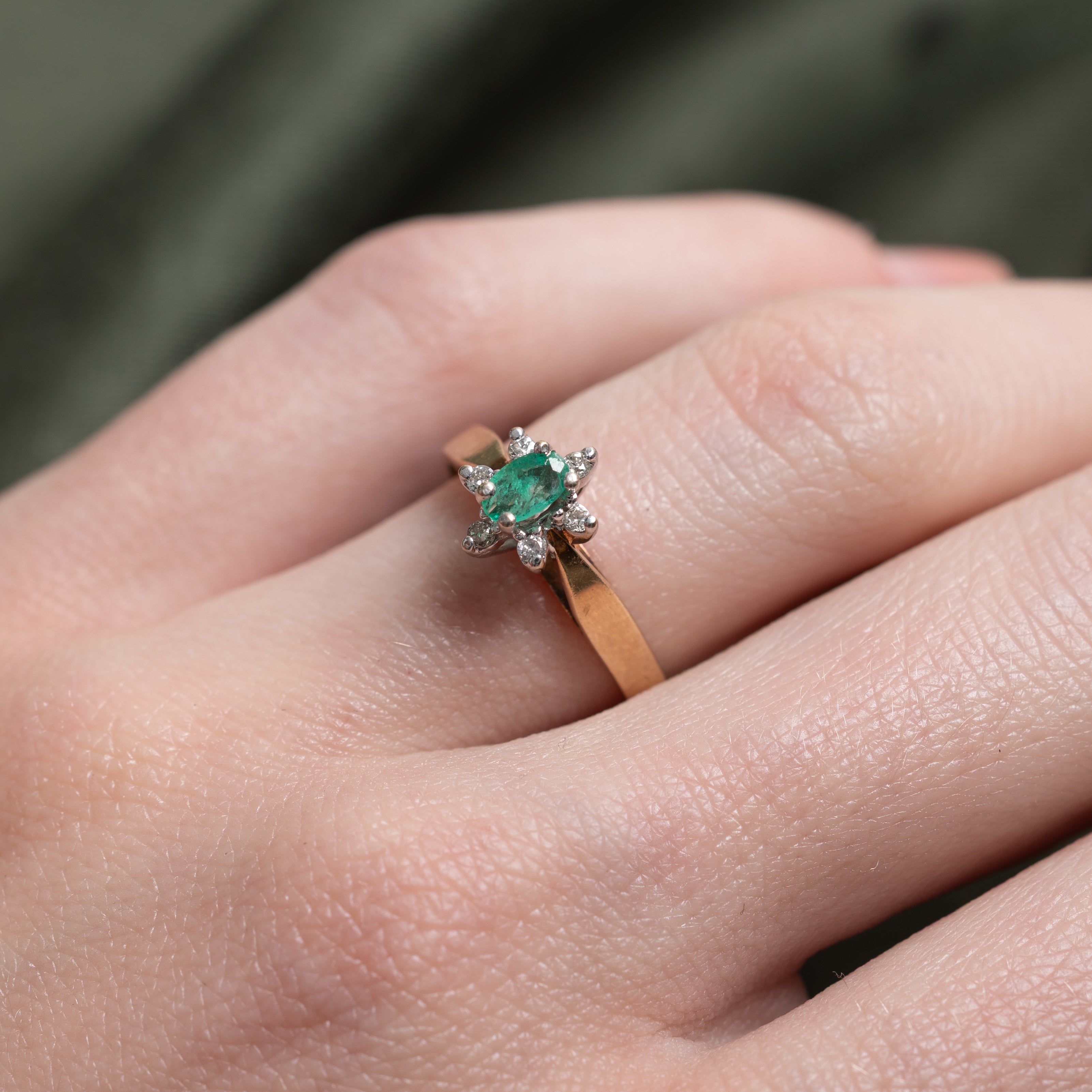 Oval Cut Emerald & Diamond Petal Cathedral Ring | SZ 5.25