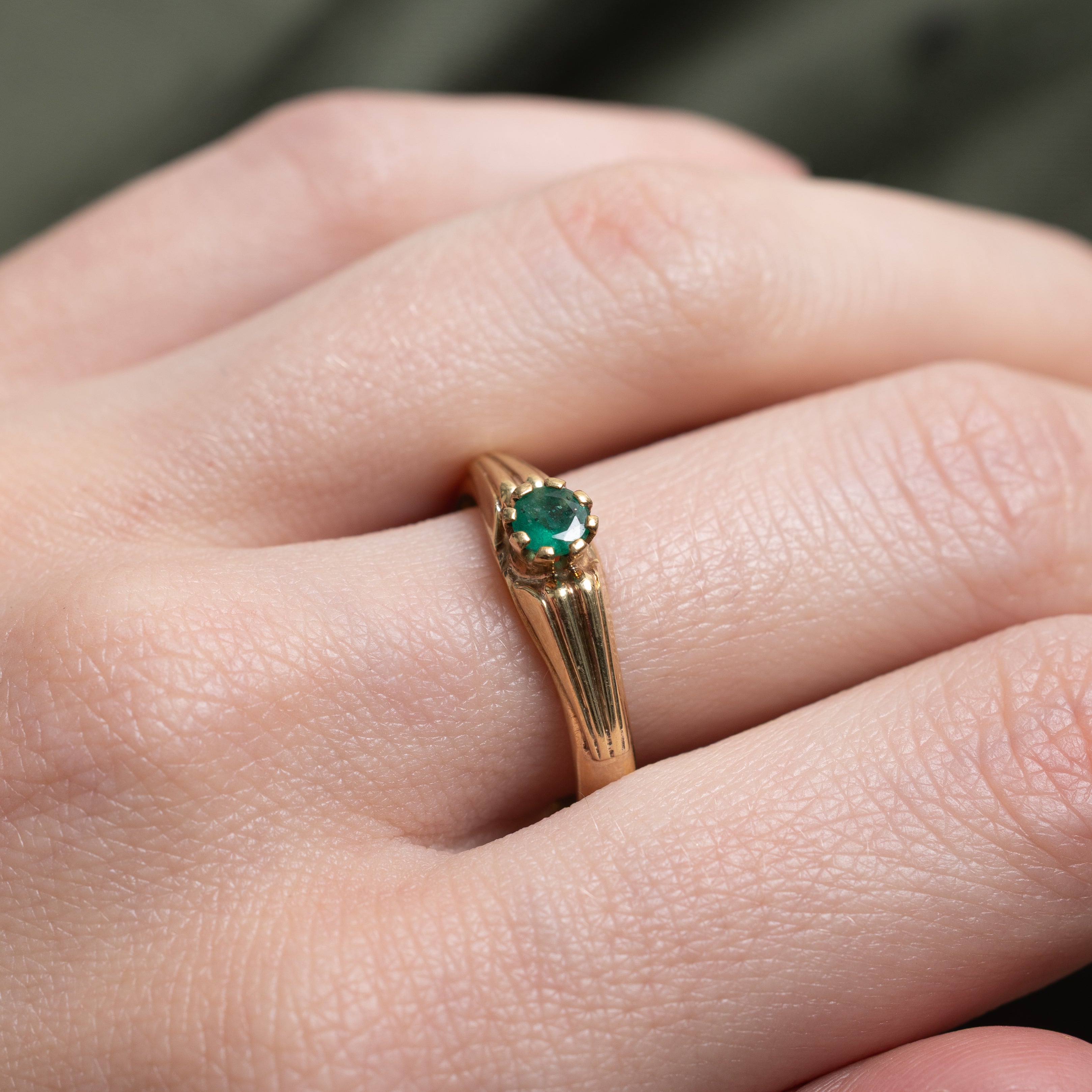 Solitaire Emerald Grooved Ring | 0.22ct | SZ 9.25