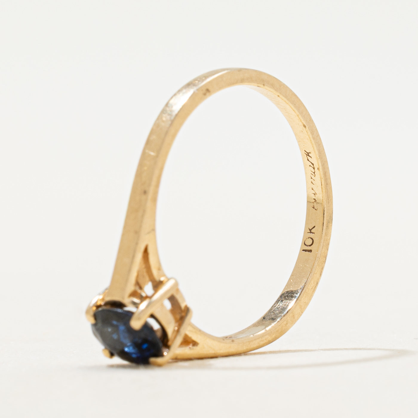 Solitaire Oval Cut Sapphire Ring | SZ 6.25