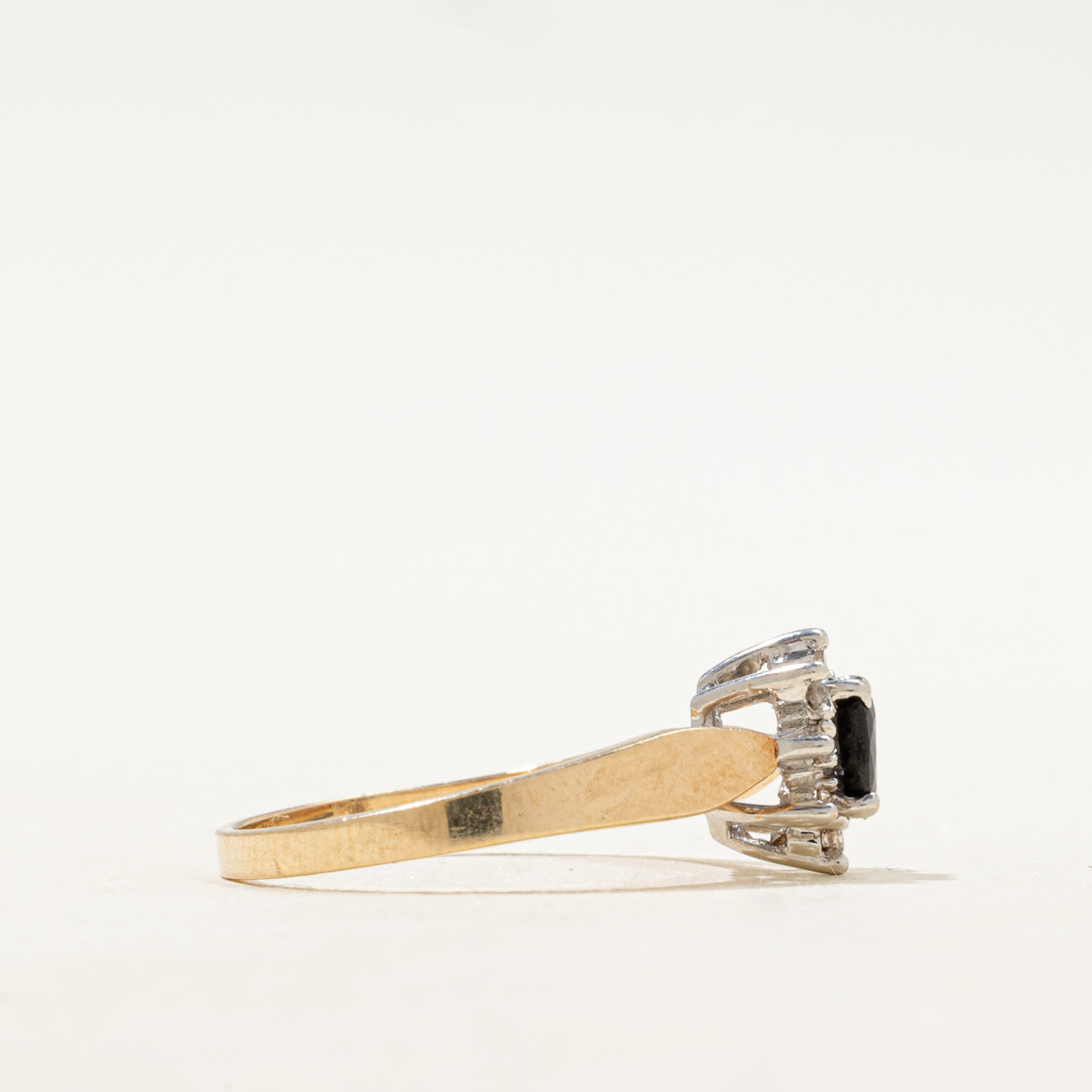 Oval Cut Sapphire & Diamond Petal Ring | SZ 5.75