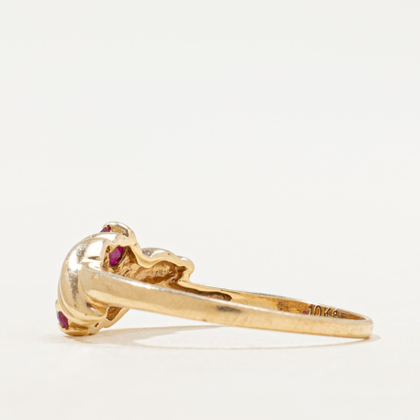 Three Stone Synthetic Ruby Grooved Ring | SZ 8