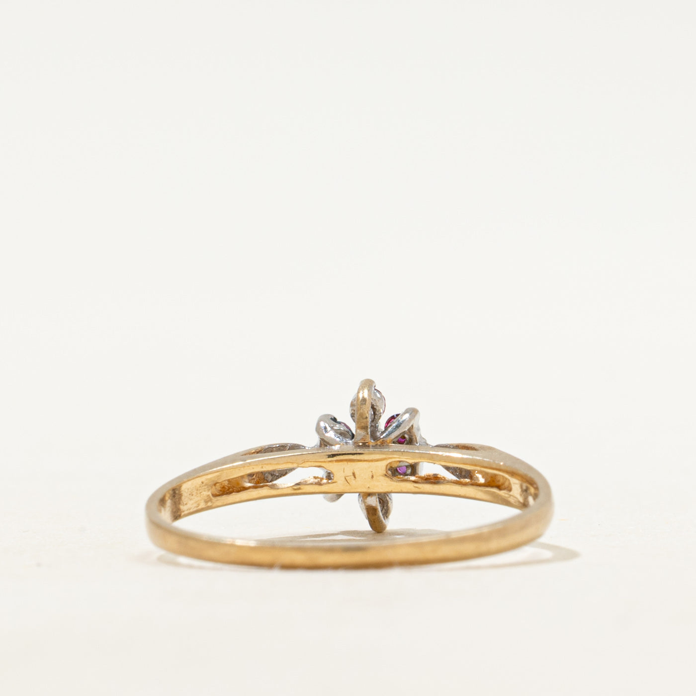 Bague en pétale de rubis synthétique et diamant naturel | Taille 6,5