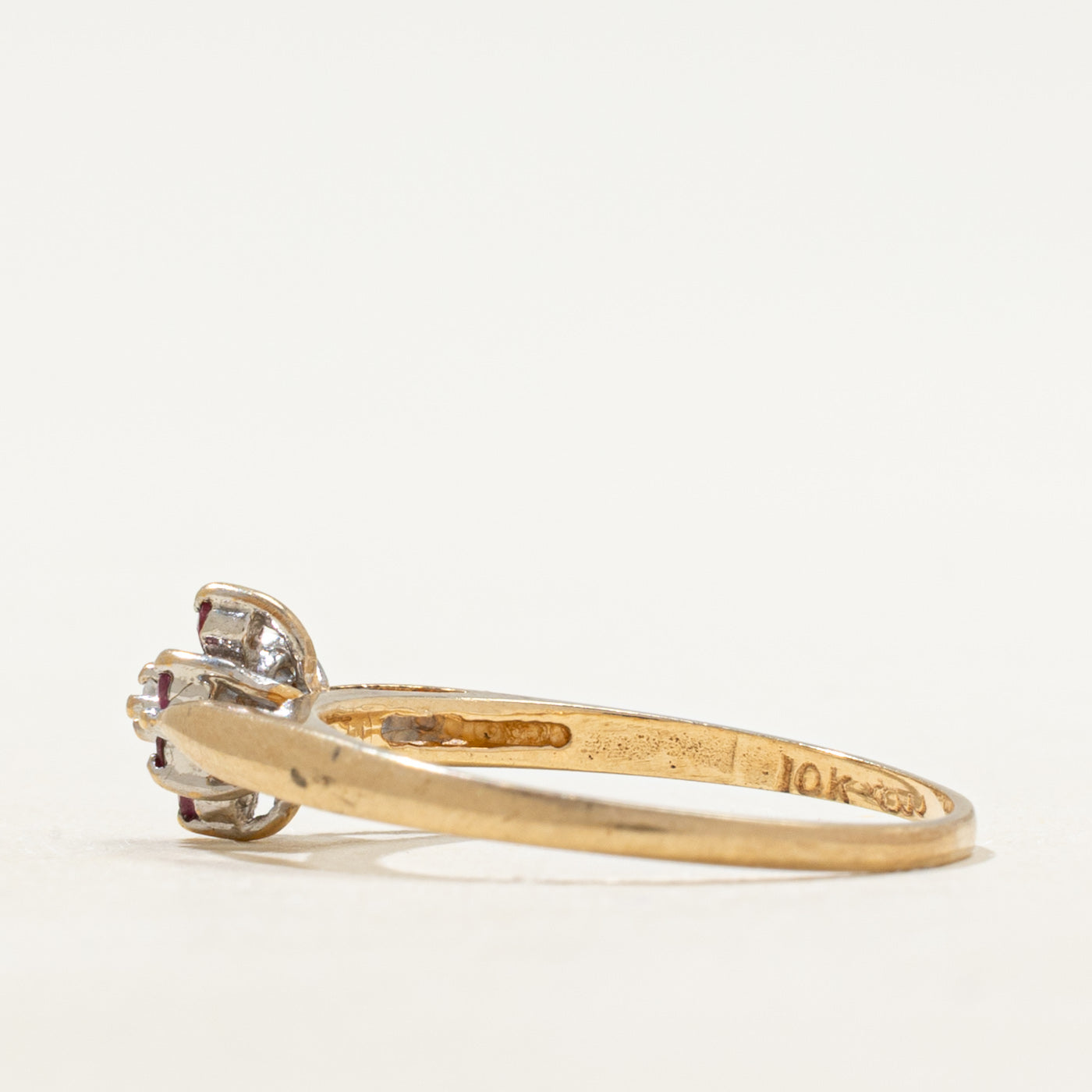 Bague en pétale de rubis synthétique et diamant naturel | Taille 6,5