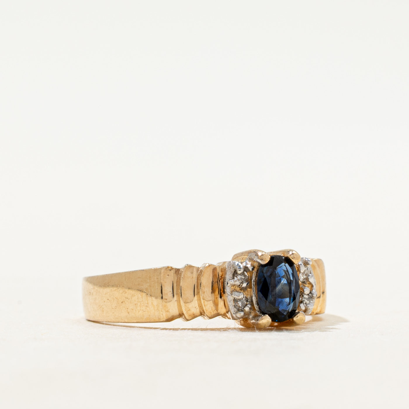 Oval Cut Sapphire & Diamond Grooved Ring | SZ 6