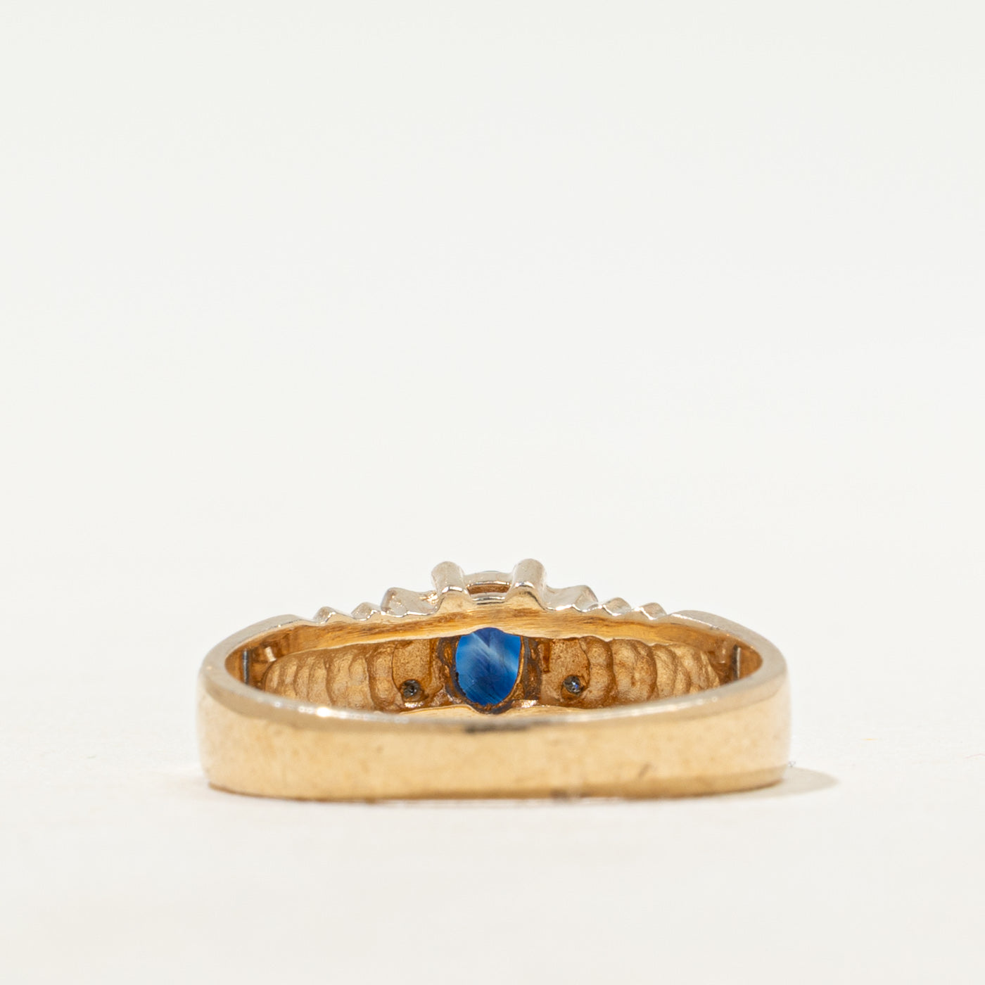 Oval Cut Sapphire & Diamond Grooved Ring | SZ 6