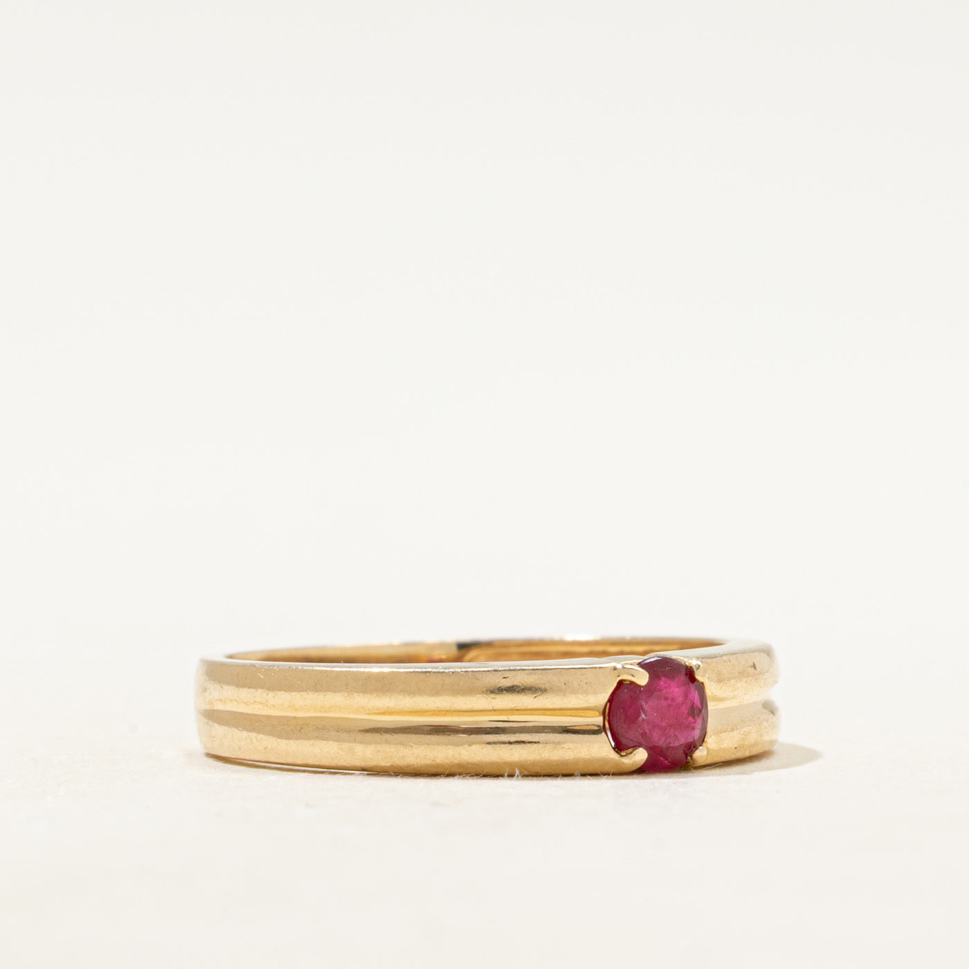 Glass Filled Ruby Grooved Band | SZ 8.5