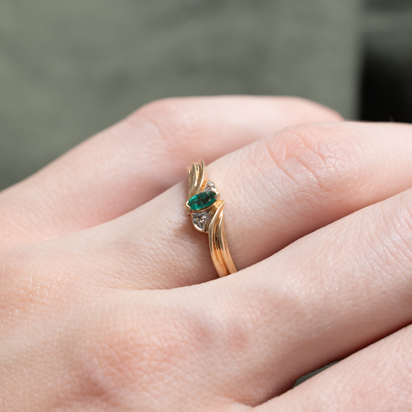 Marquise Cut Emerald & Diamond Grooved Ring | 0.09ct, 0.01ctw | SZ 5.5 |