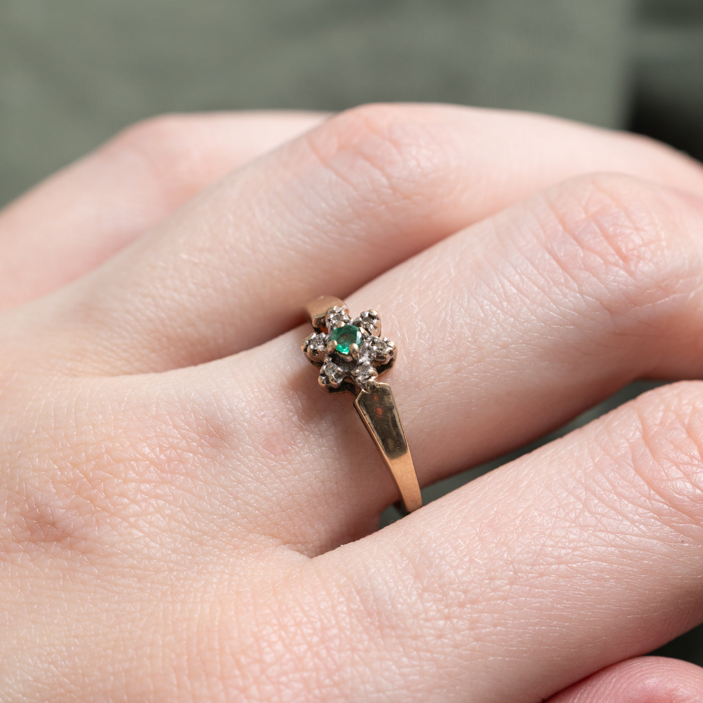 Emerald & Diamond Petal Ring | 0.04ct, 0.03ctw | SZ 7.0 |