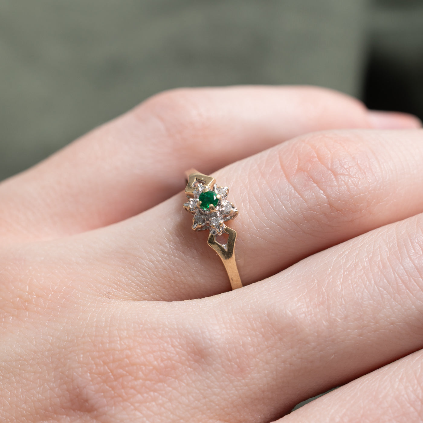 Emerald & Diamond Petal Ring | 0.07ct, 0.03ctw | SZ 6.5 |