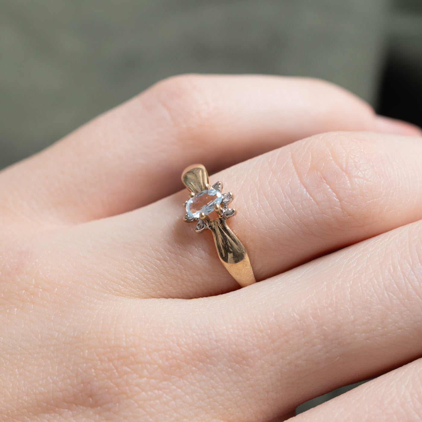 Blue Topaz & Diamond Petal Ring | 0.19ct, 0.004ctw | SZ 6.0 |