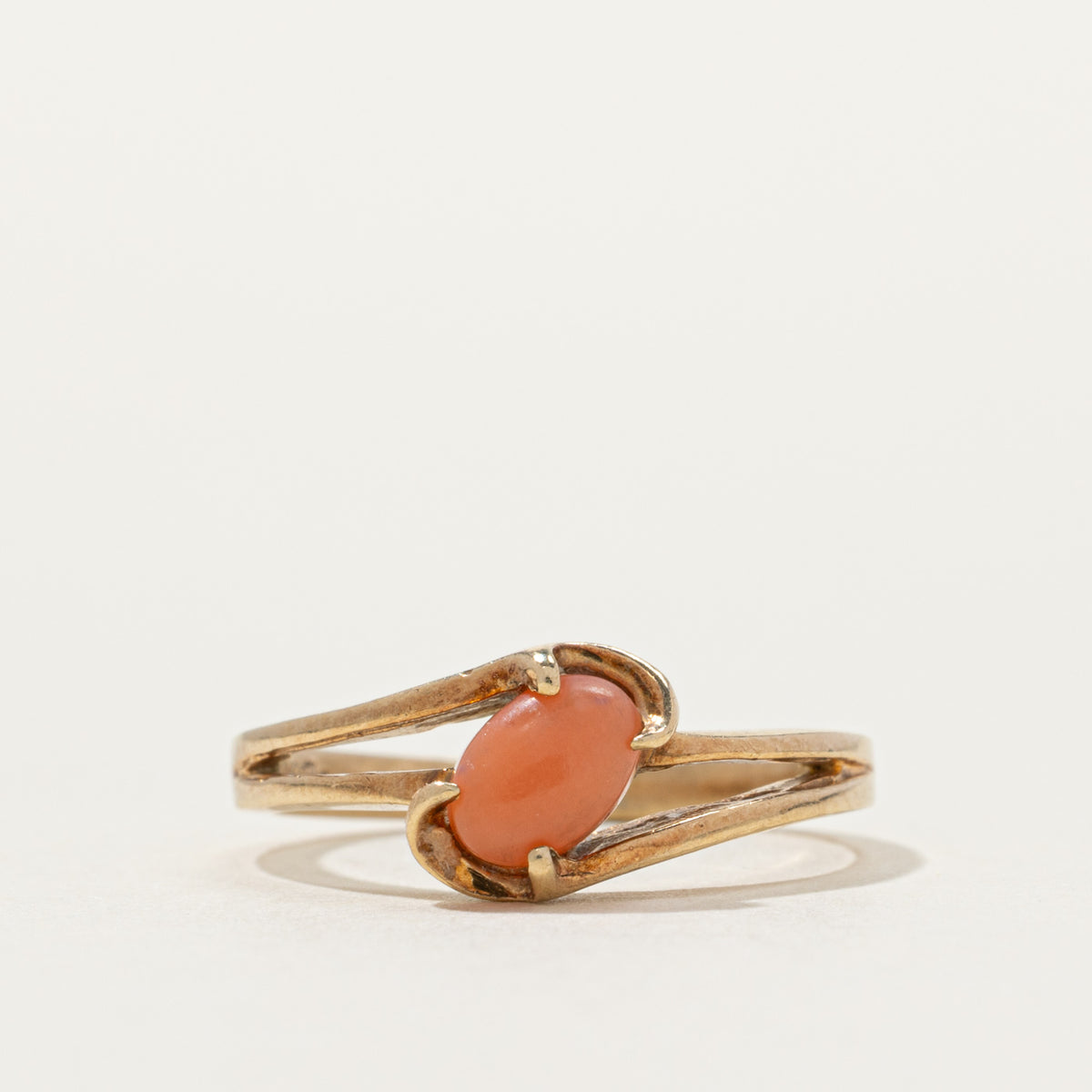 10k Solitaire Coral Bypass Ring | SZ 4.25