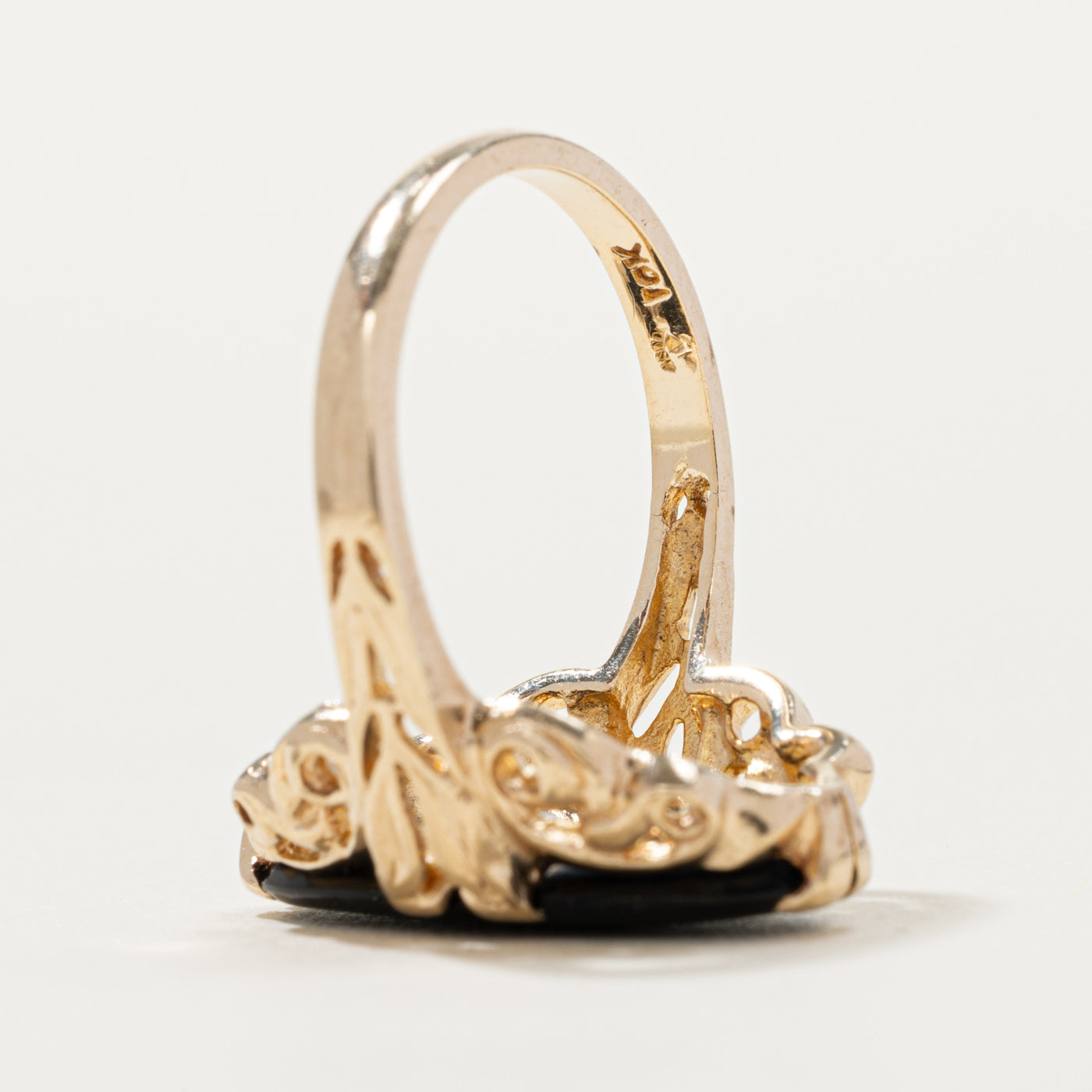 10k Onyx Floral Openwork Cocktail Ring | SZ 6