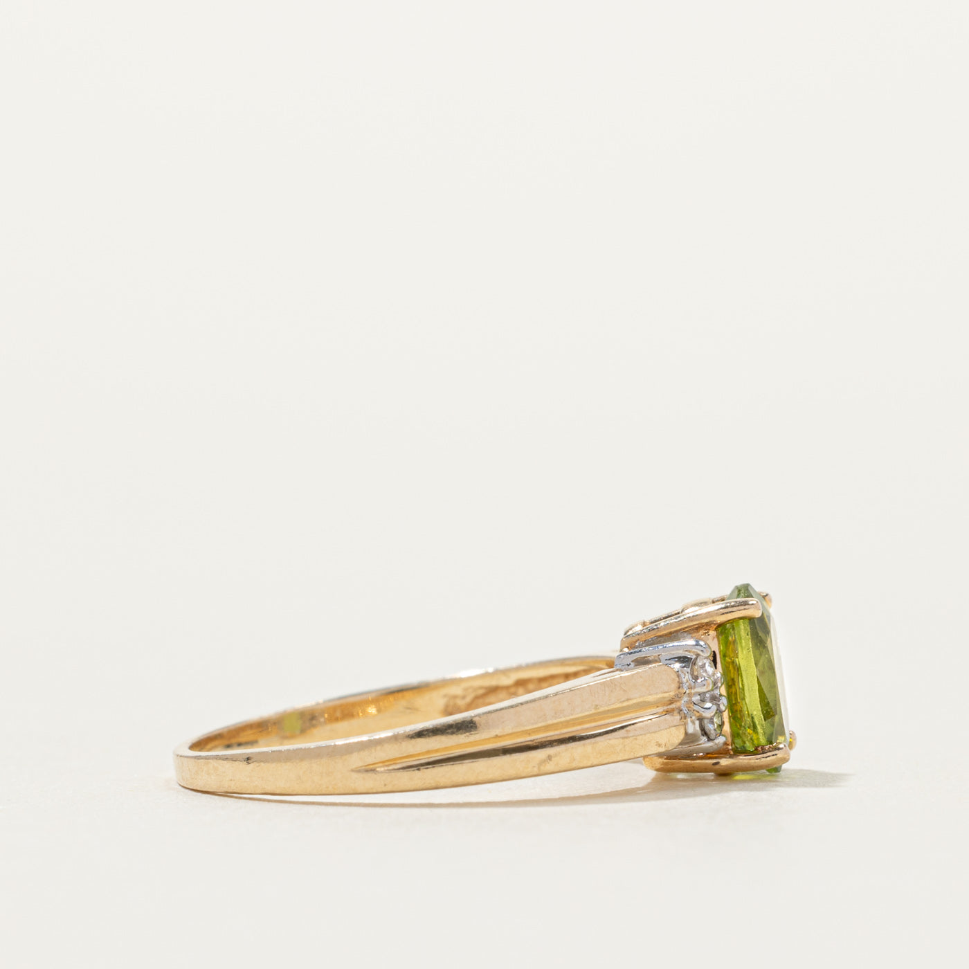 10k Peridot & Diamond Accented Grooved Ring | SZ 6