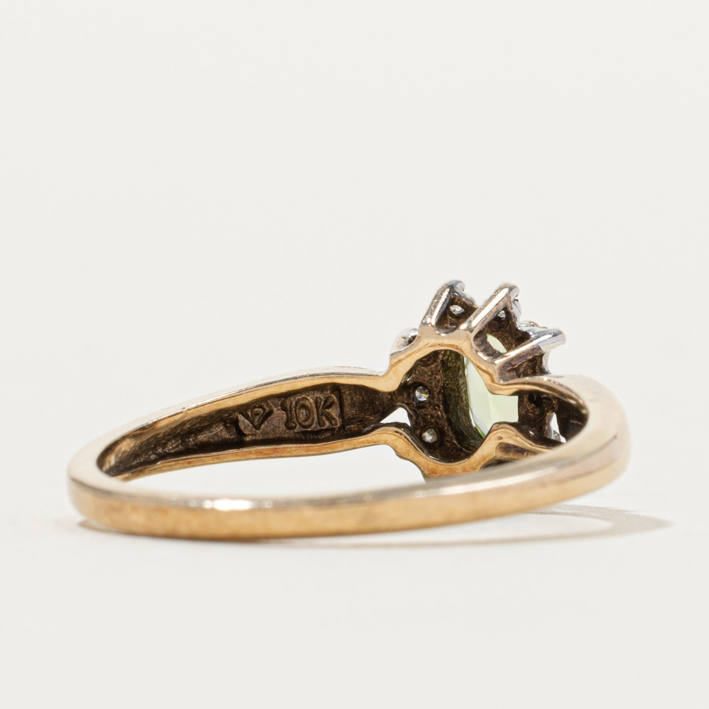 10k Peridot & Diamond Petal Halo Ring | SZ 6.75