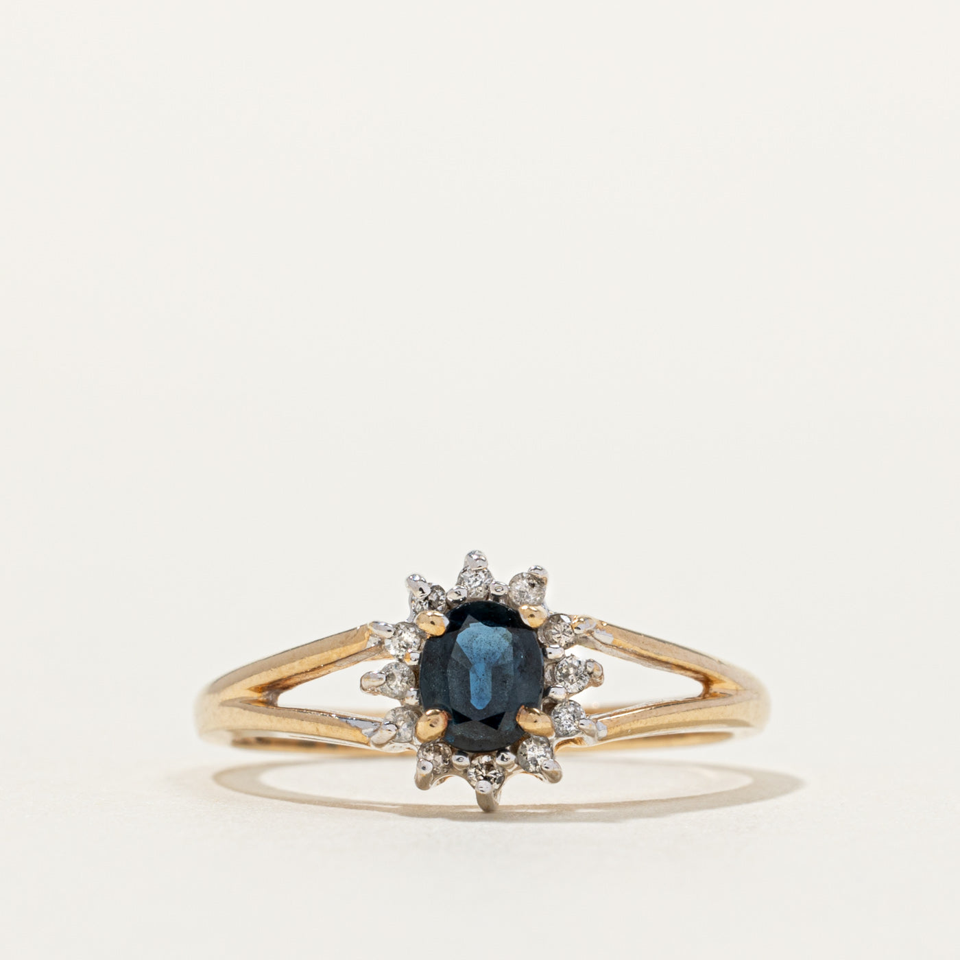 10k Oval Cut Sapphire & Diamond Petal Halo Ring | SZ 6.75