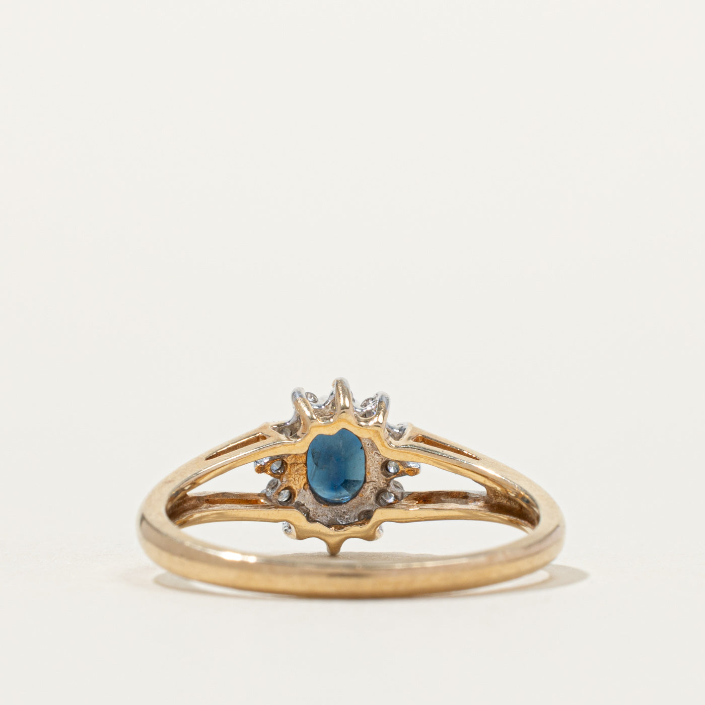10k Oval Cut Sapphire & Diamond Petal Halo Ring | SZ 6.75