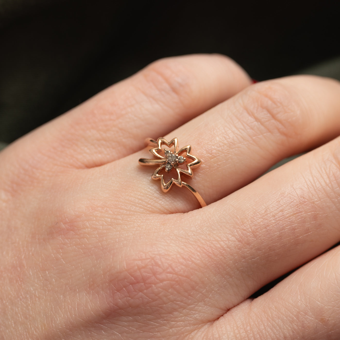 10k Diamond Maple Leaf Ring | SZ 7