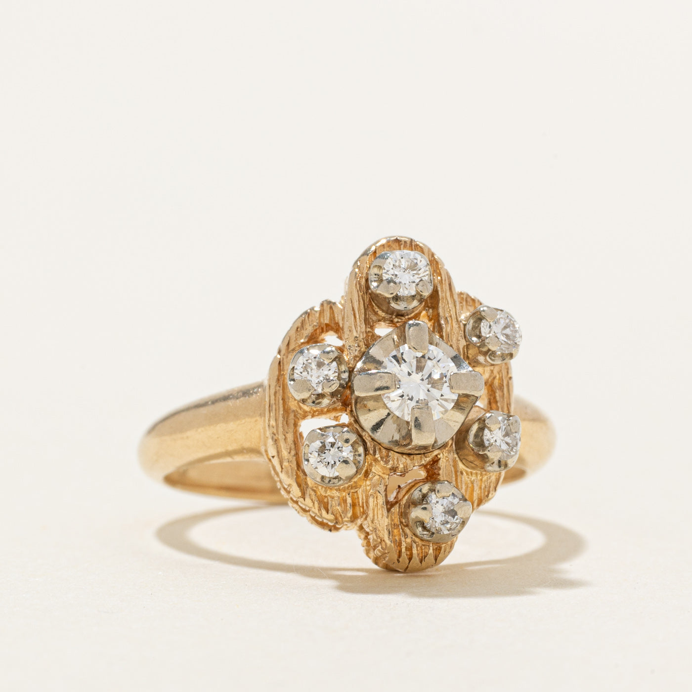 Bague cocktail texturée sertie de diamants illusion en or 14 carats | 0,18 ct | Taille 5,0