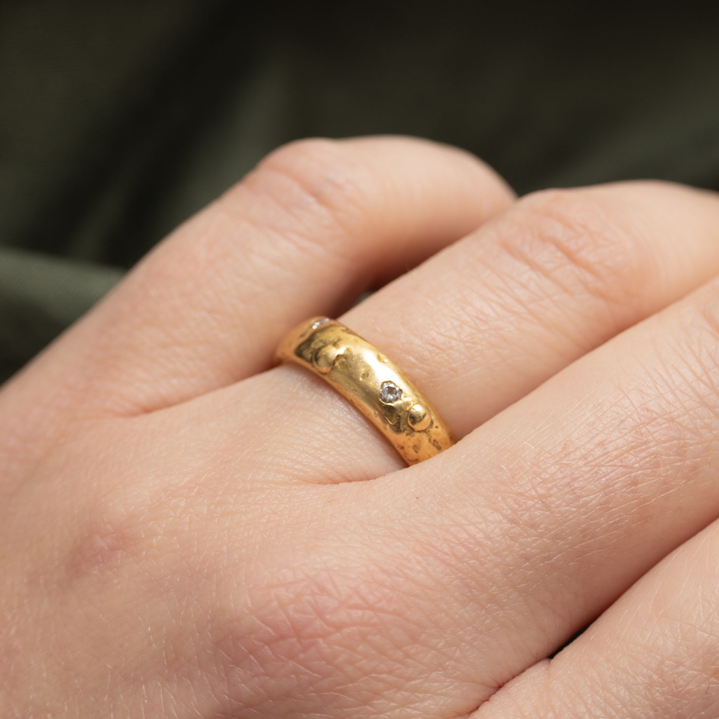 18k Flush Diamond Textured Band | SZ 6.5