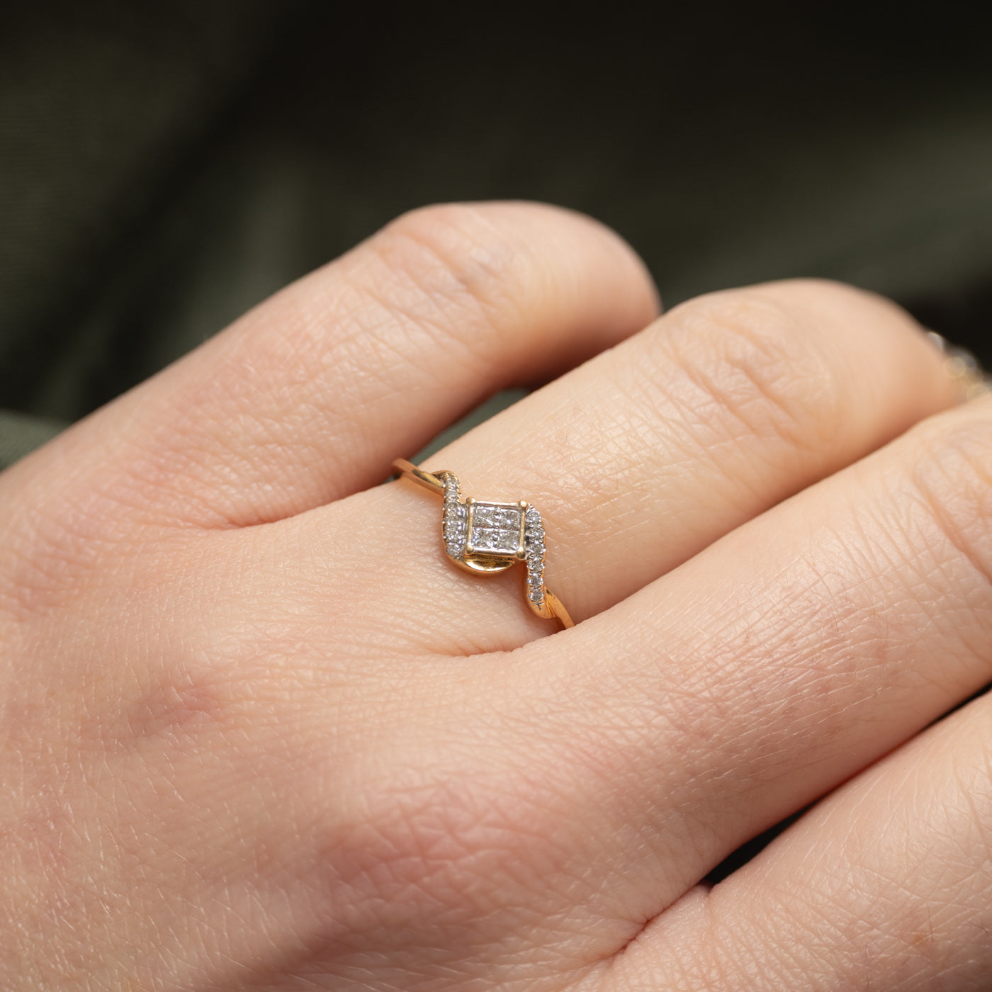 18k Diamond Grid Bypass Ring | SZ 6