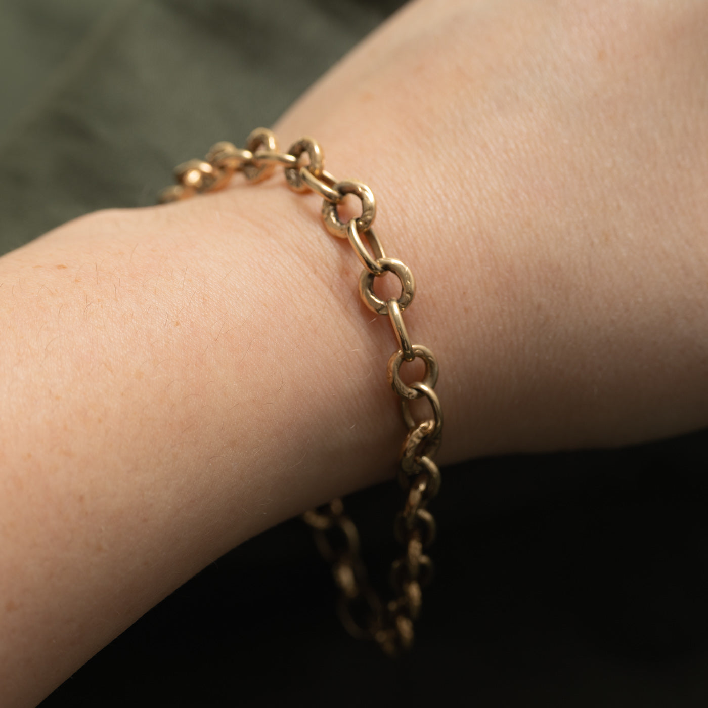 Bracelet chaîne rolo texturée en or jaune 10 carats | 20 cm