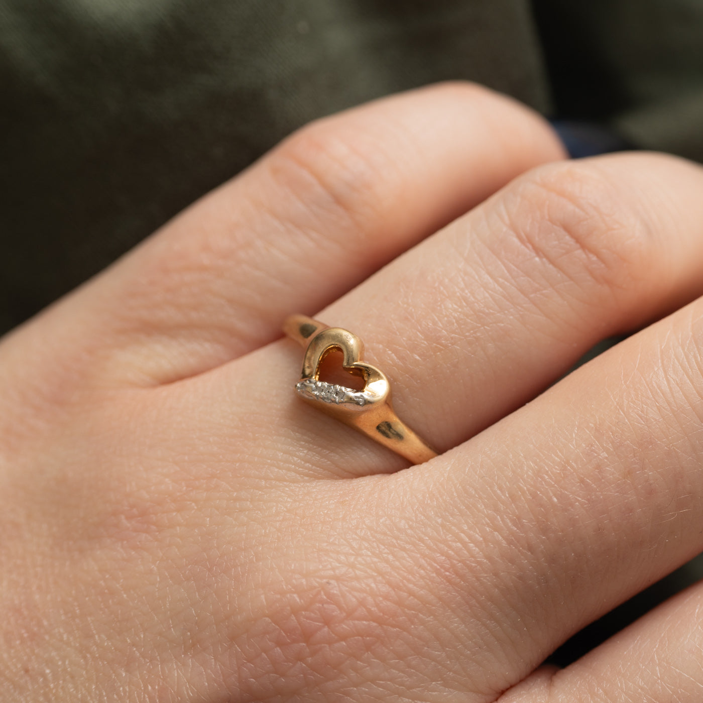 10K Diamond Textured Open Heart Ring | SZ 7.75