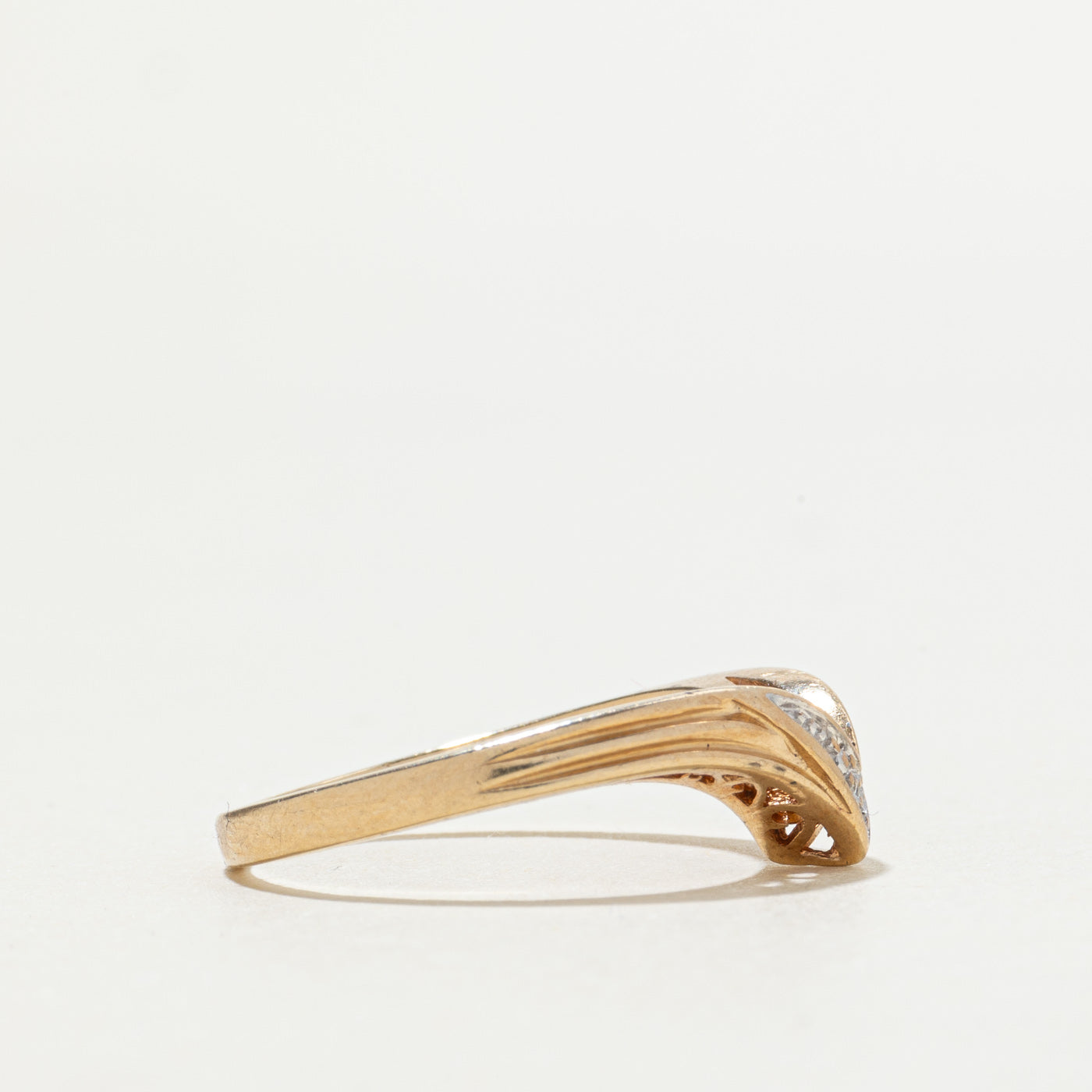 10k Diamond Accented Grooved Chevron Ring | SZ 6.75