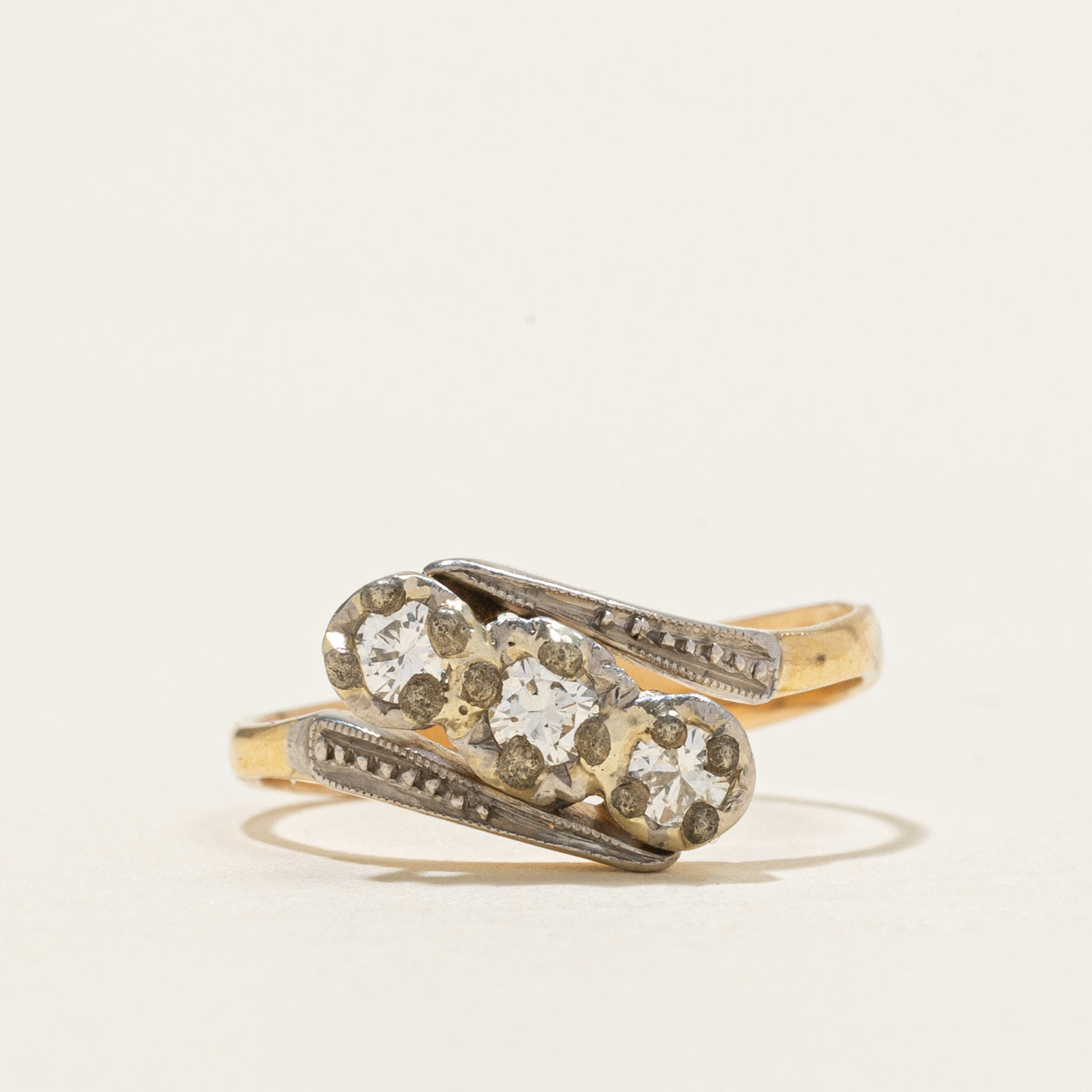 10K Three Stone Diamond Textured Bypass Ring | 0.16ctw | SZ 4.5