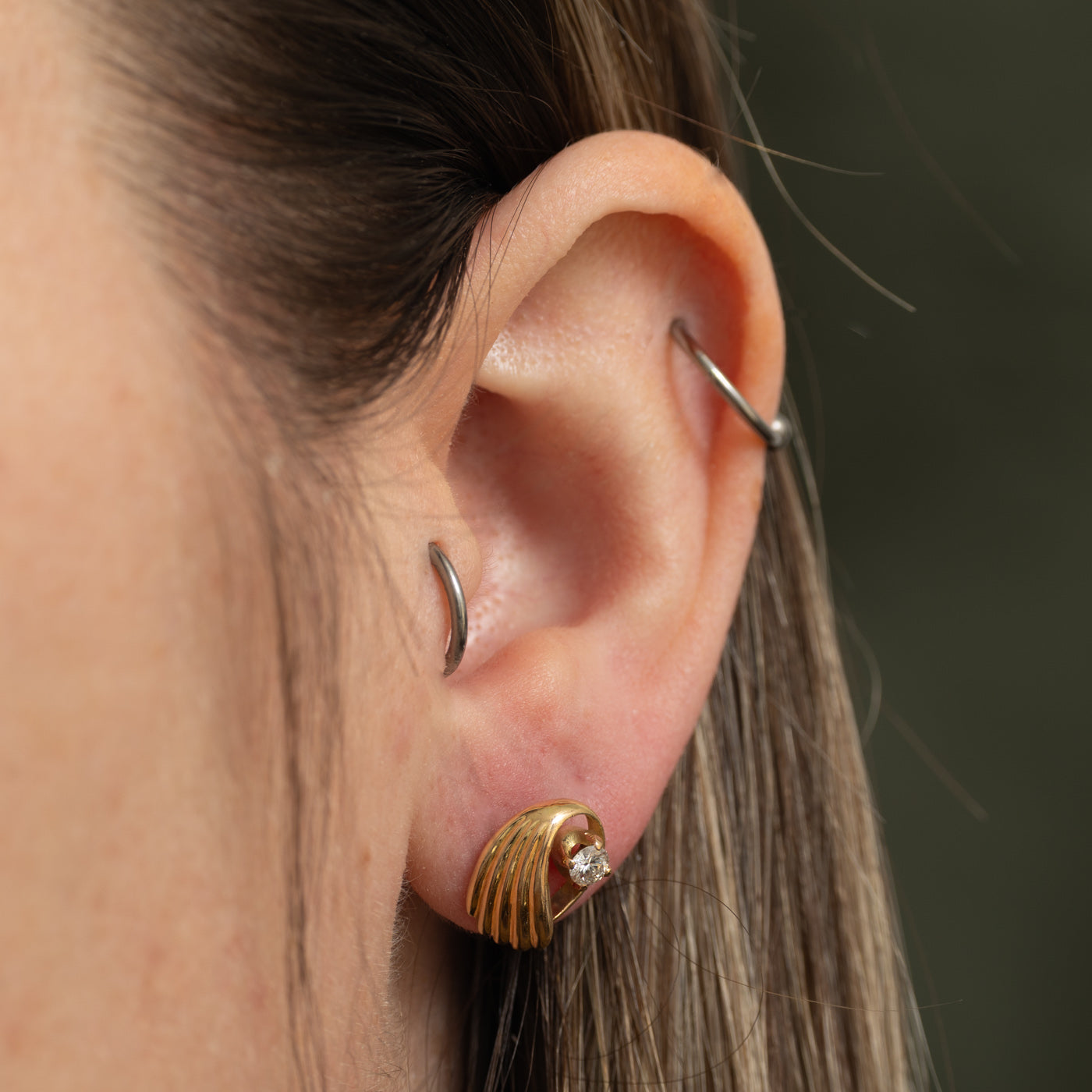 18k Diamond Grooved Looped Stud Earrings | 0.25ctw