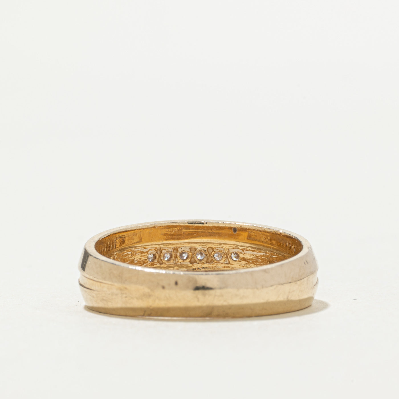 10k Channel Set Diamond Grooved Band | SZ 9.75