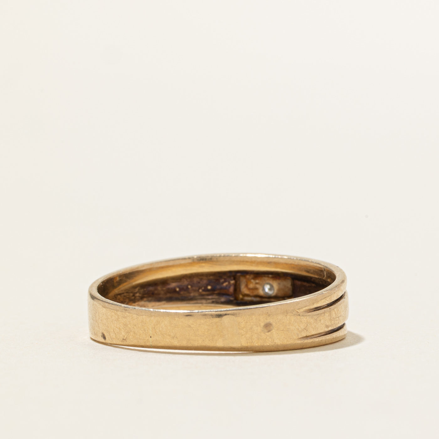 10K Star Set Diamond Grooved Band | SZ 10.0