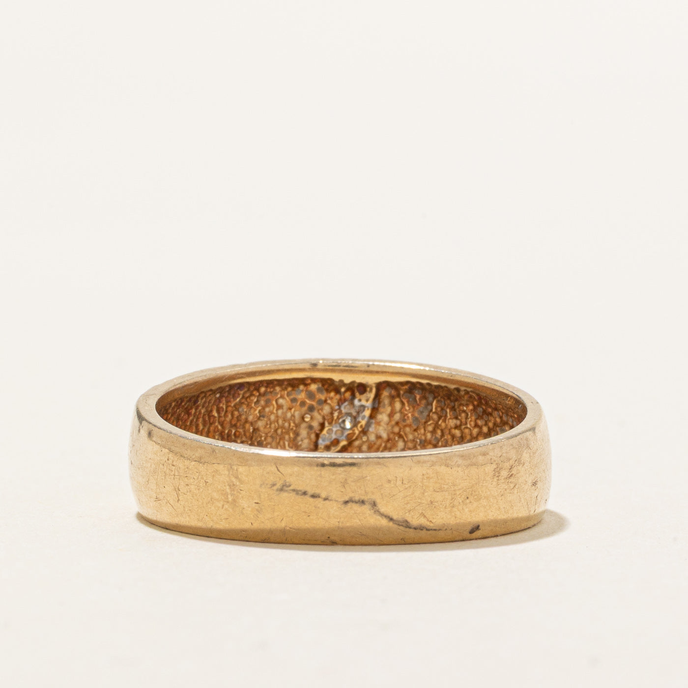 10K Diamond Textured Band | SZ 9.25