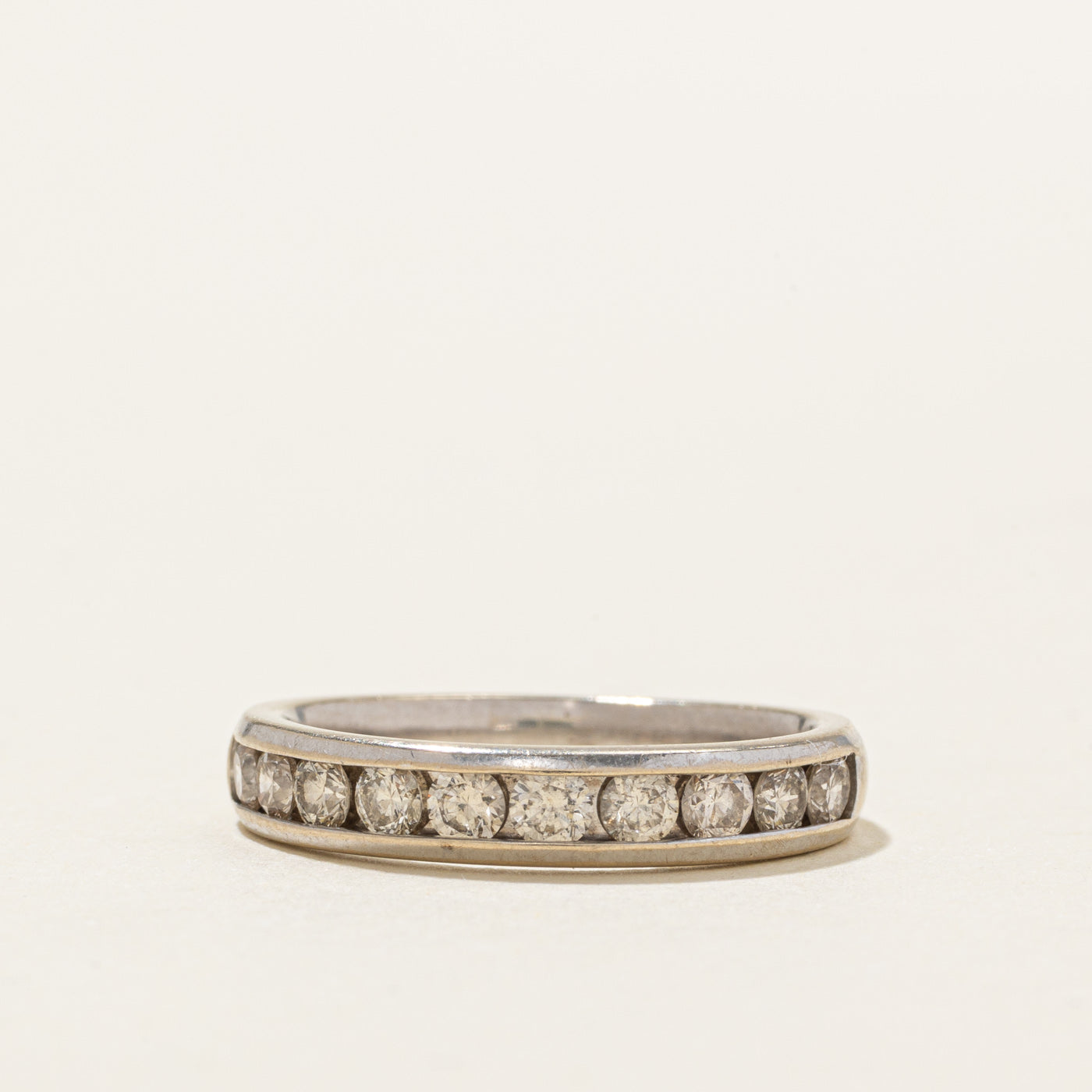 Alliance semi-éternité en or blanc 14 carats sertie de diamants | 0,50 ct au total | Taille 5,0