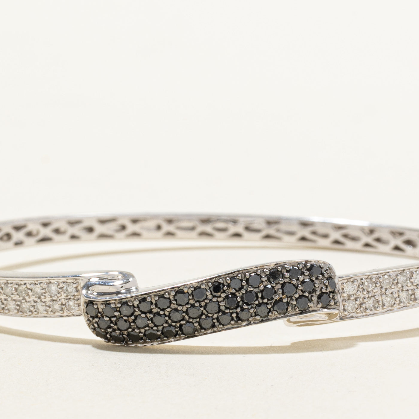 14k Pavé Set Black & White Diamond Bangle Bracelet | 1.07ctw