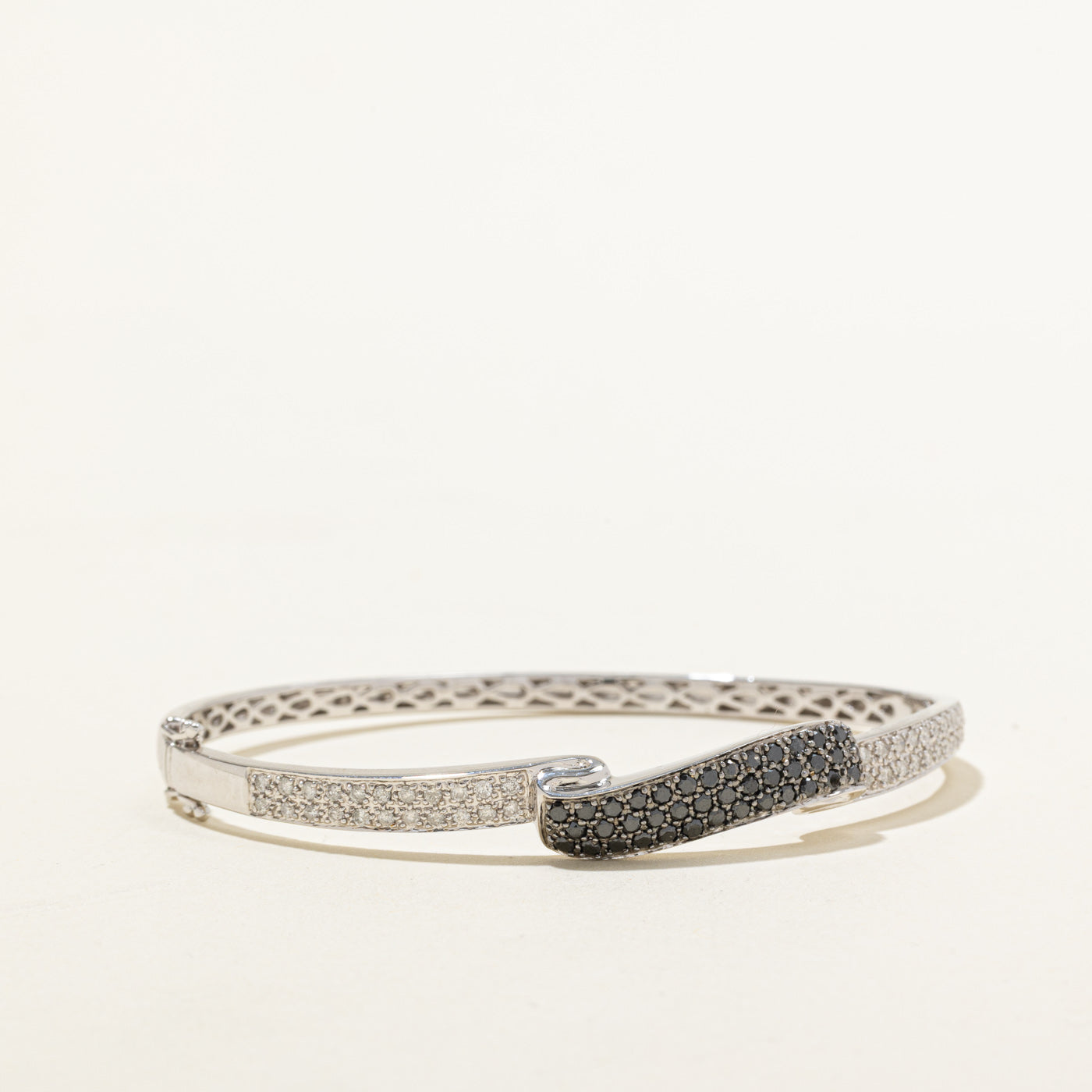 14k Pavé Set Black & White Diamond Bangle Bracelet | 1.07ctw