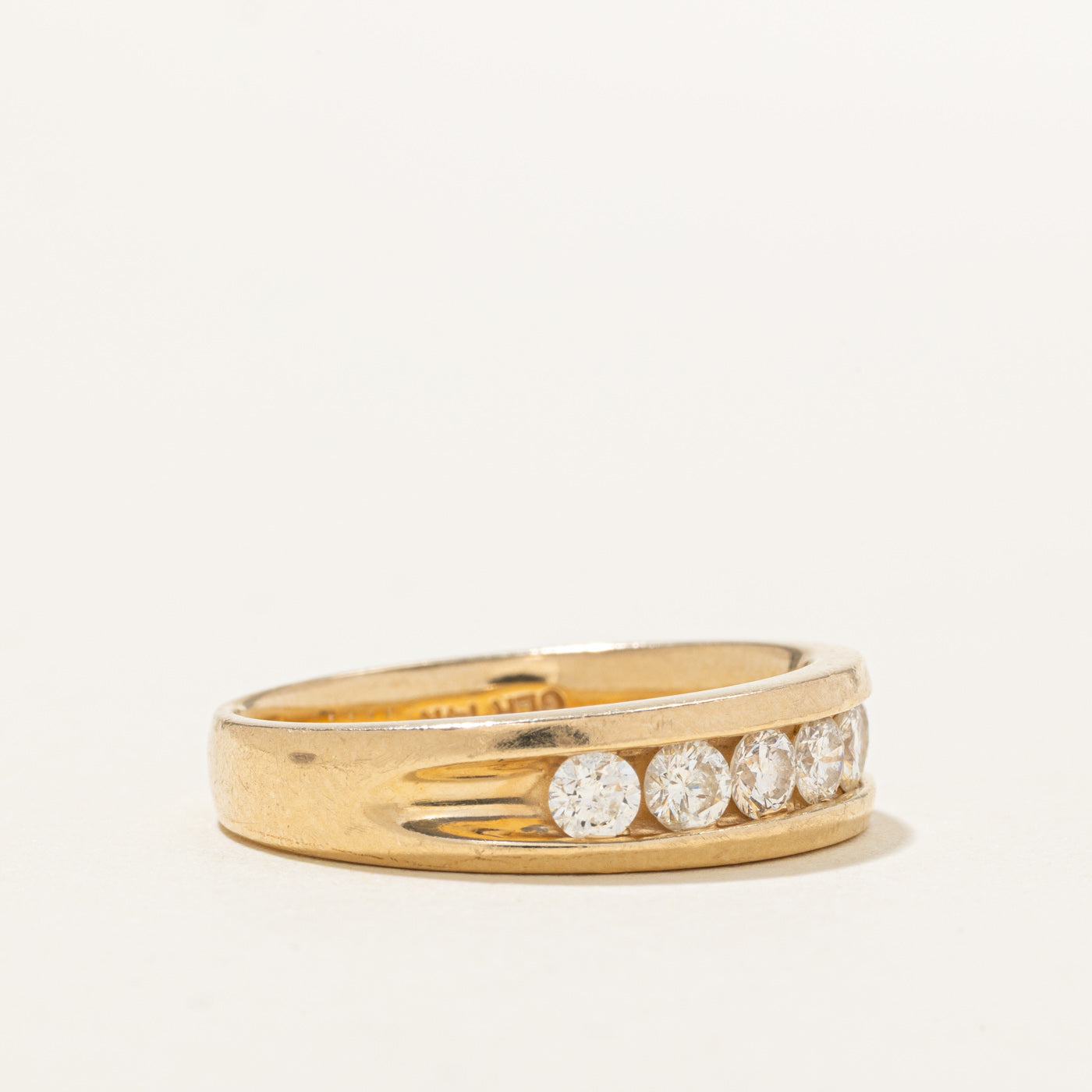 Alliance semi-éternité en or 14 carats sertie de diamants en canal | 0,88 ct au total | Taille 10